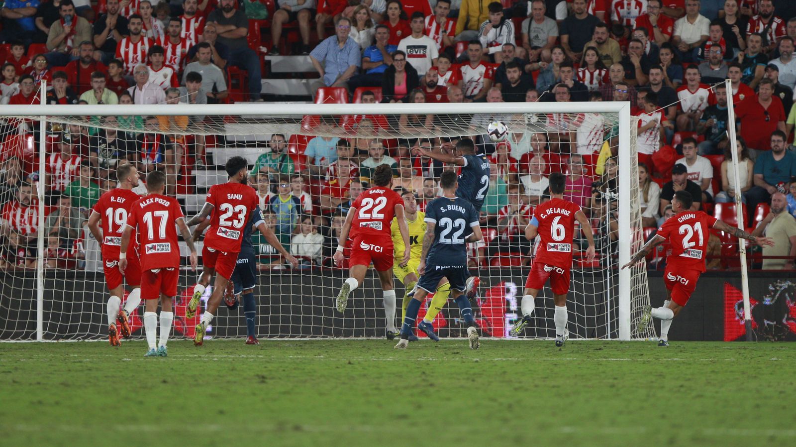 Imágenes del partido de fútbol U.D. Almería-Girona F.C.