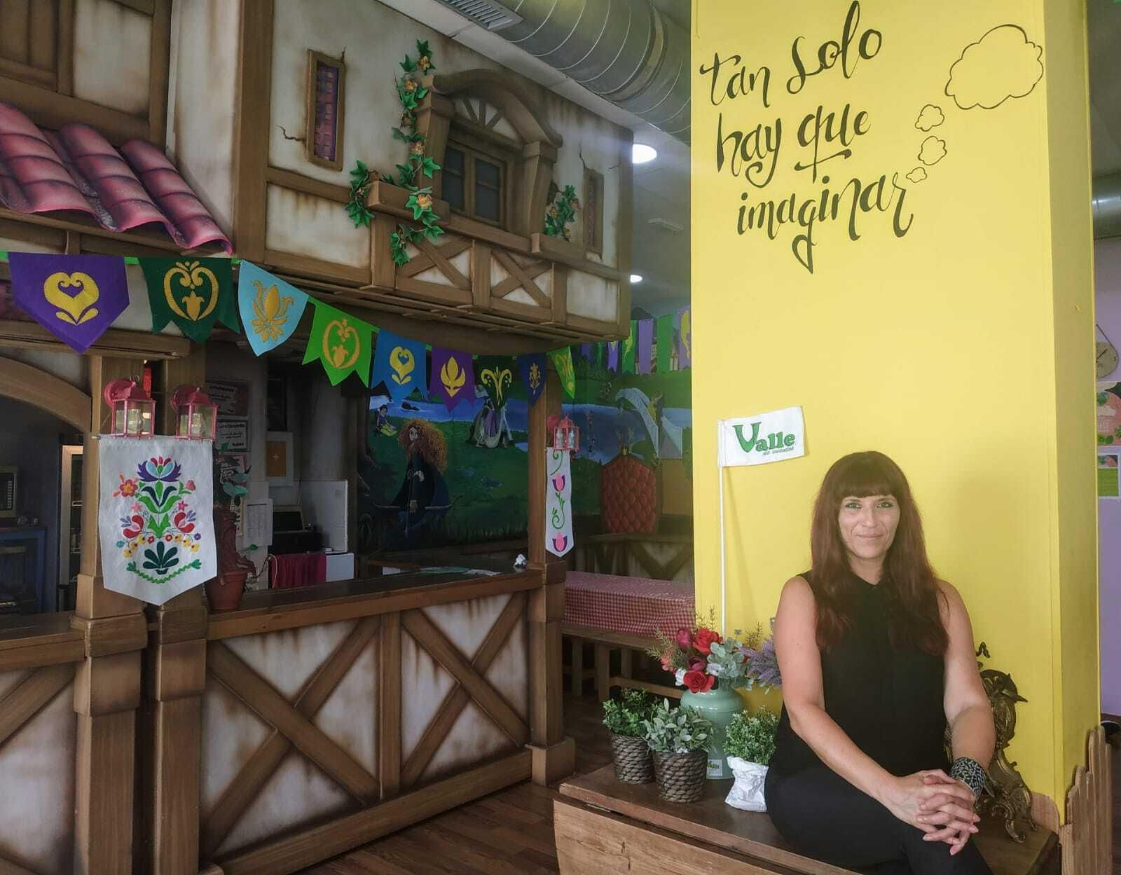 Ana Collantes, gerente de Valle de Cuentos, en las instalaciones de esta empresa.