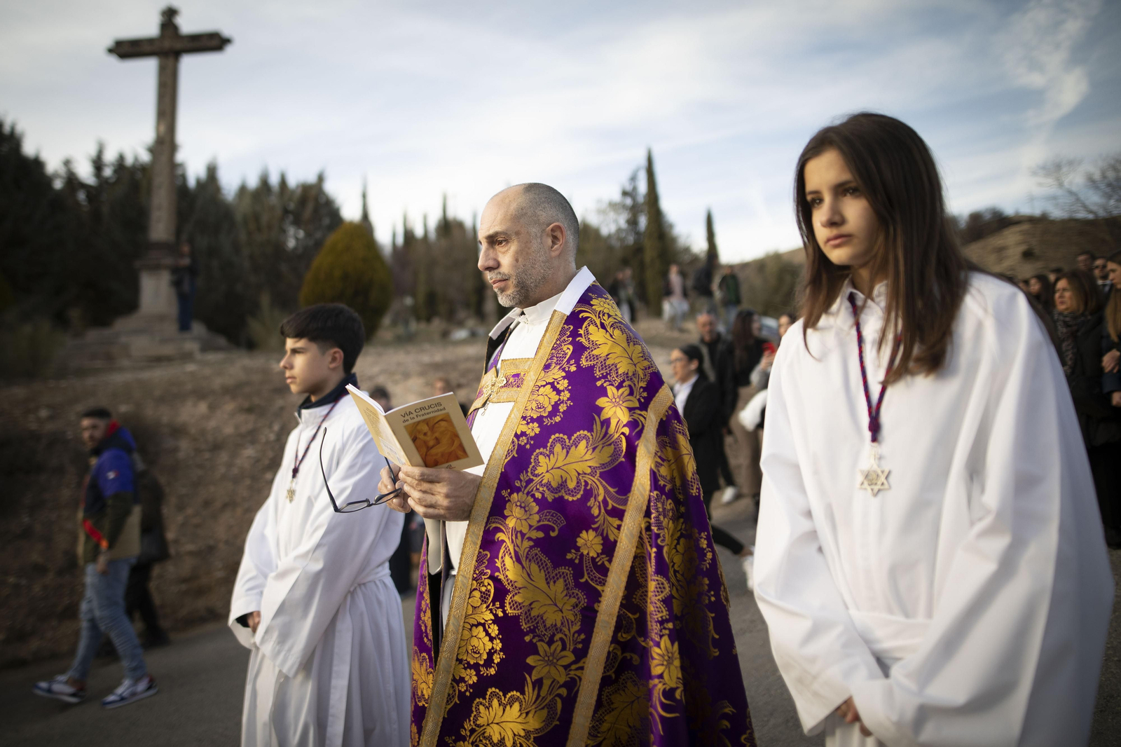 El vía crucis con el el Cristo de los Gitanos, en imágenes