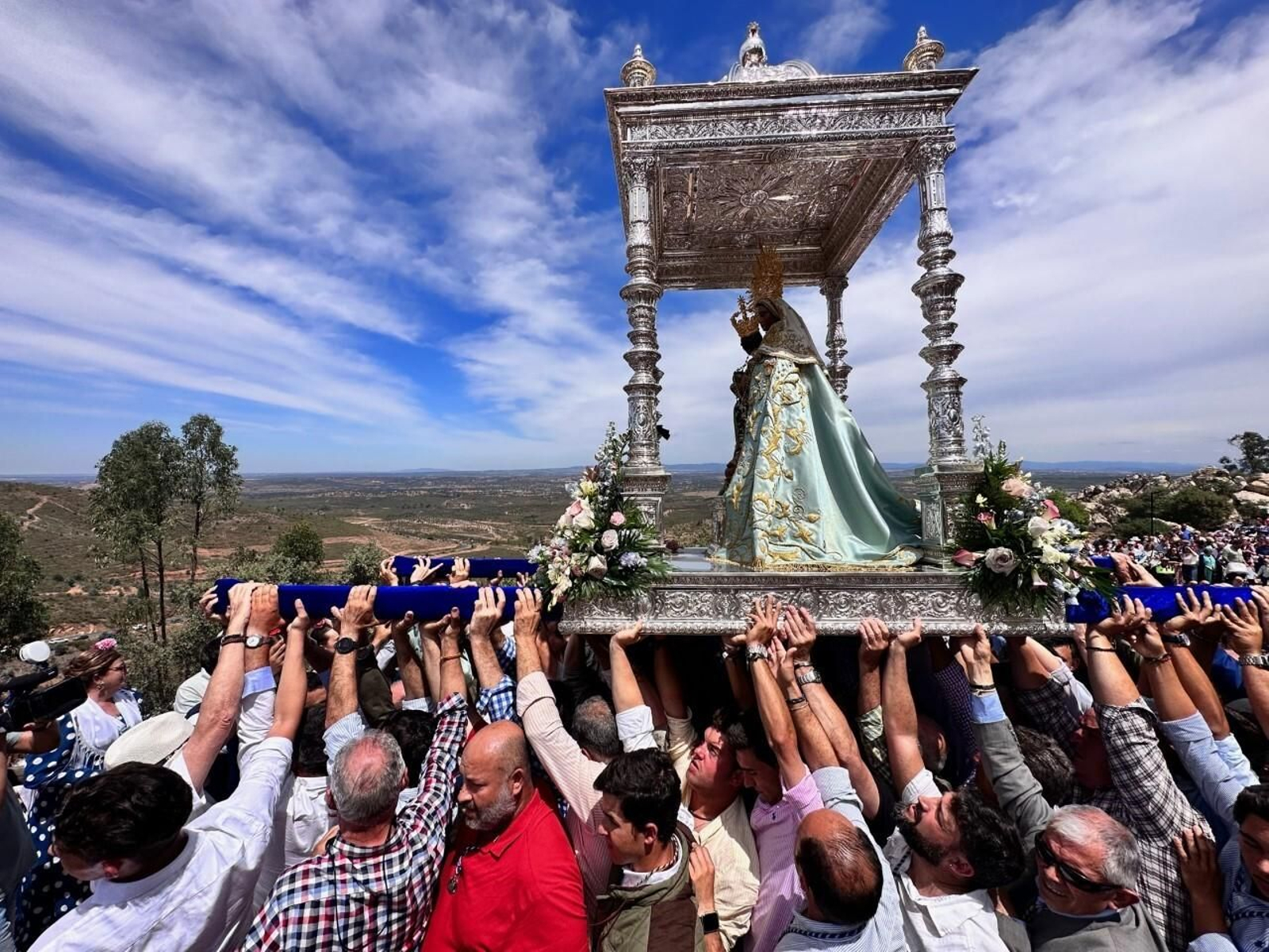 Romería de la Virgen de la Peña 2023 en la Puebla de Guzmán, en imágenes