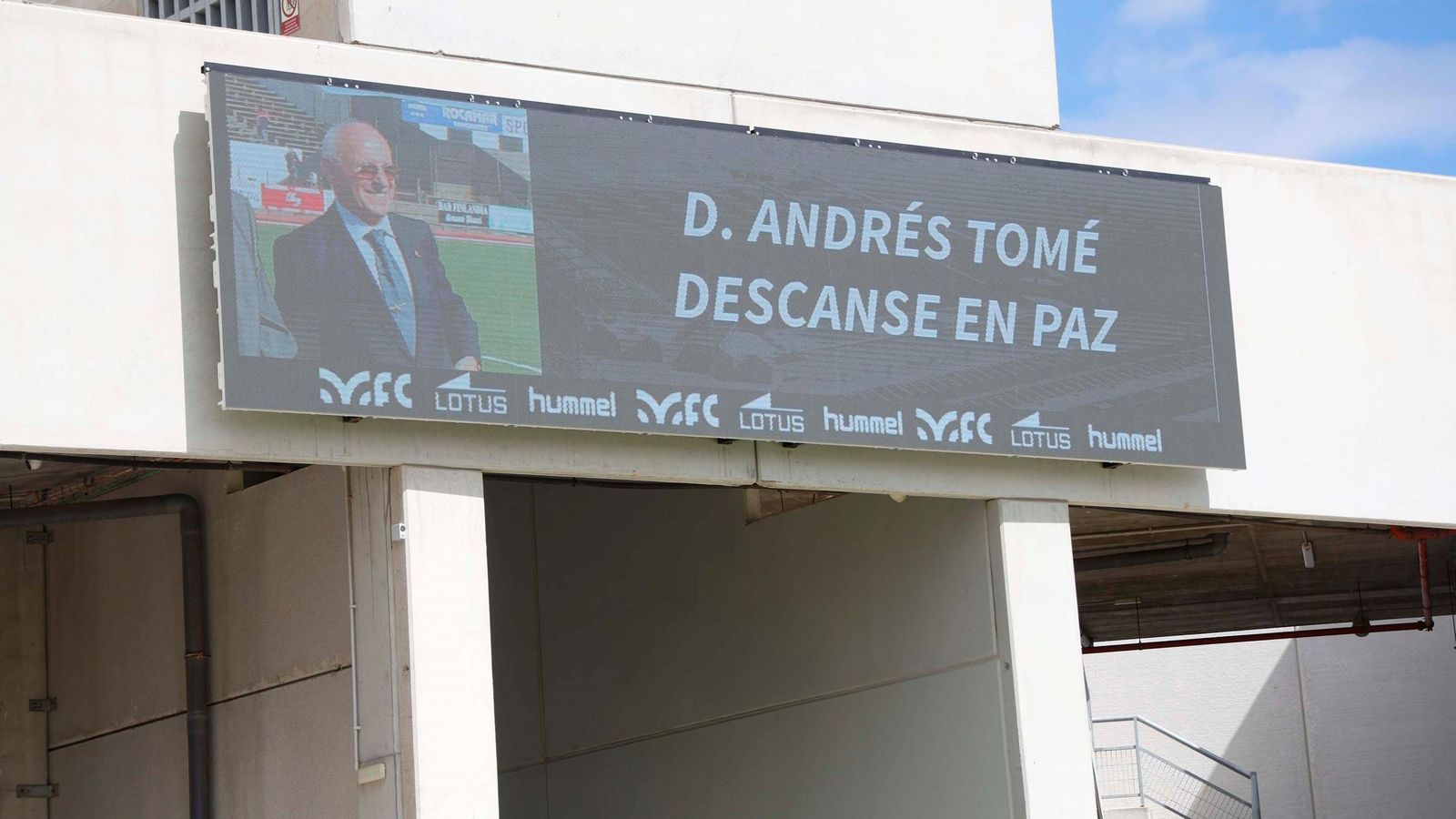 El recuerdo en los marcadores electrónicos a la figura del desaparecido Andrés Tomé