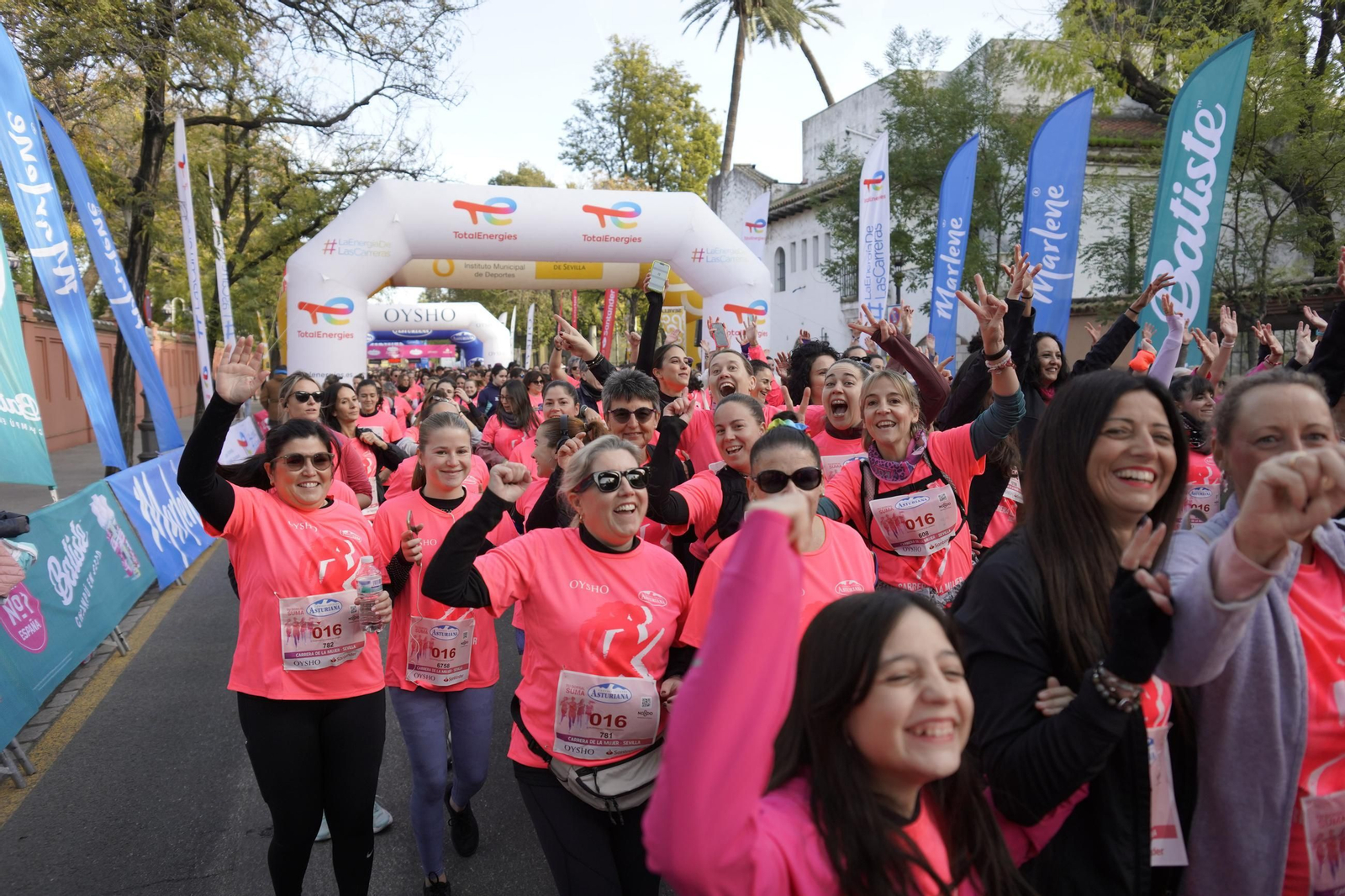 Búscate en las fotos de la Carrera de la Mujer de Sevilla