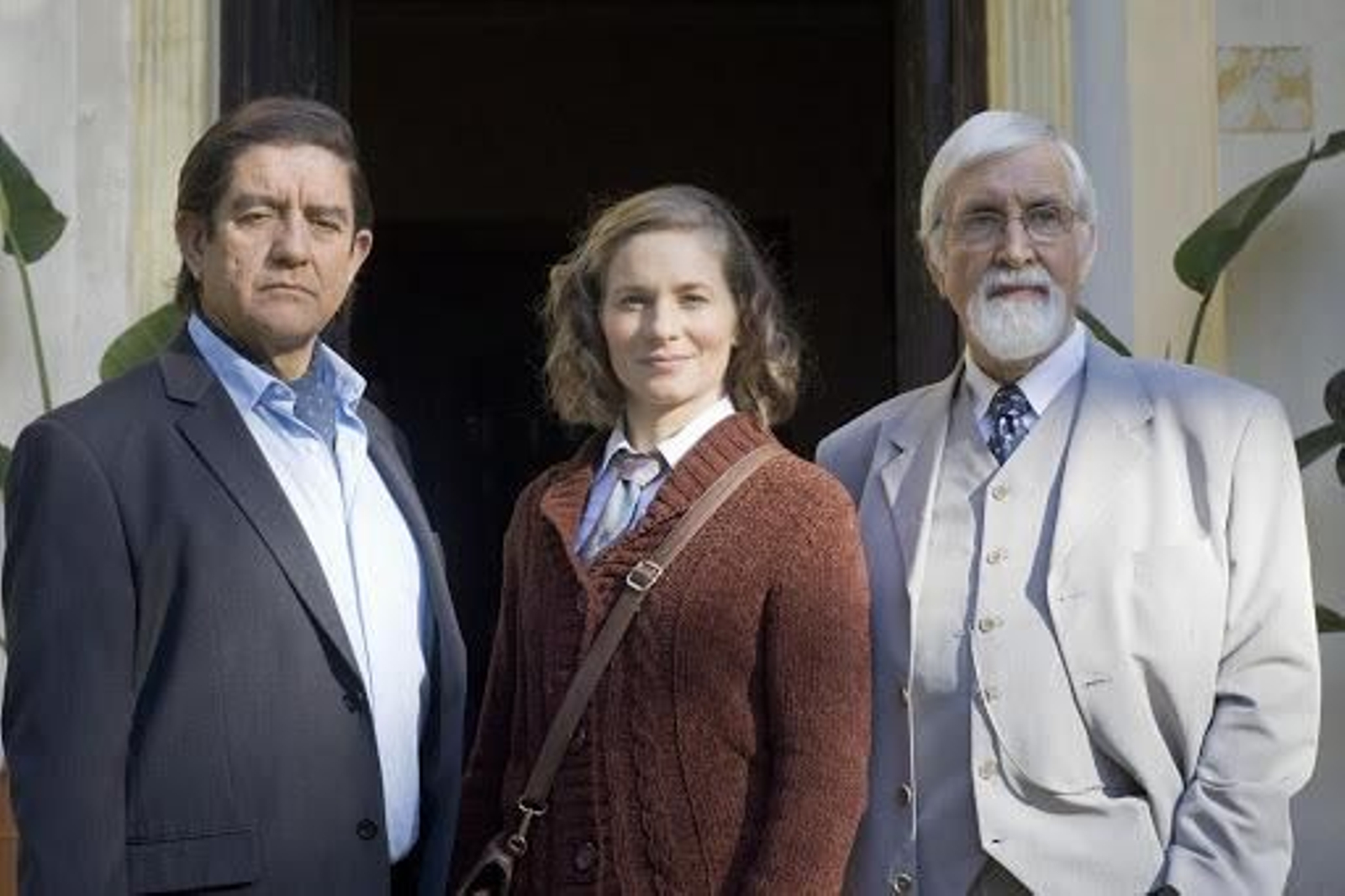 Pedro Casablanc, Ana del Arco y Denis Rafter, en 'Paraíso en llamas', de José Antonio Hergueta.