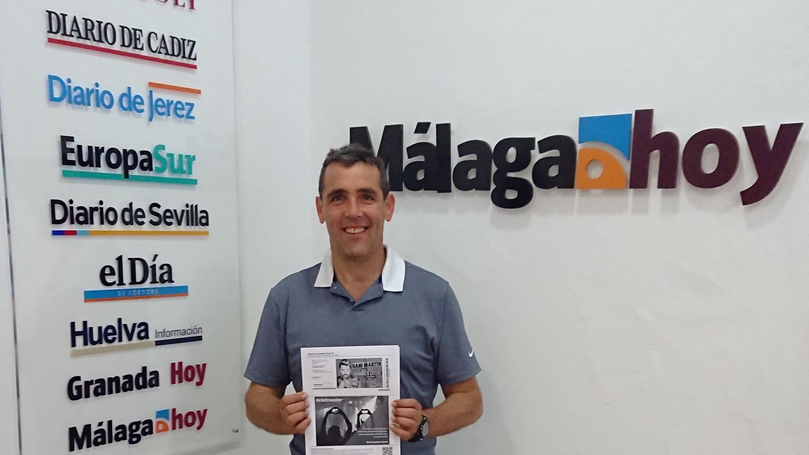 Felipe Mestanza tras recoger sus entradas.