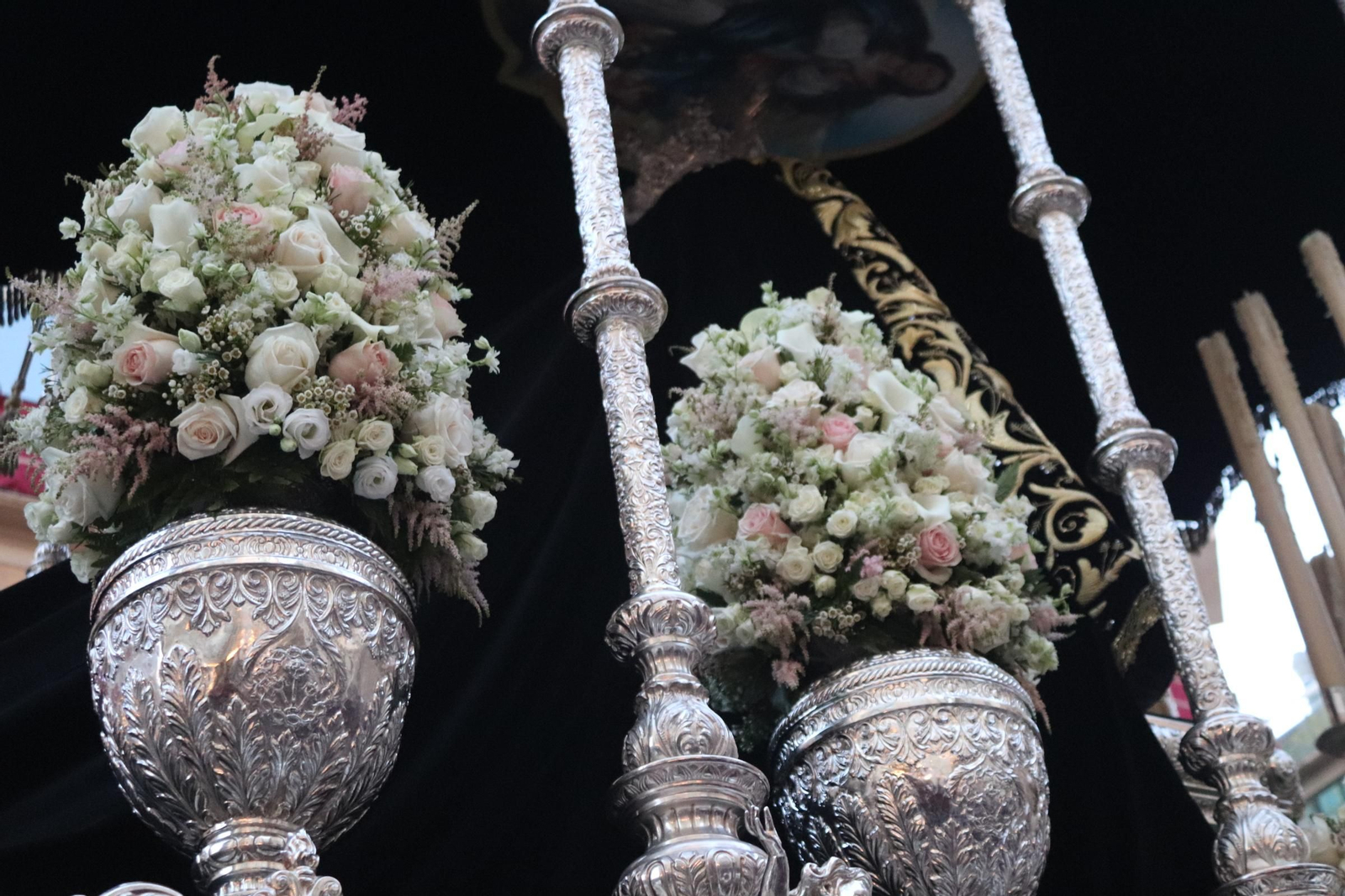 Crucifixión en el Lunes Santo en Málaga, en fotos