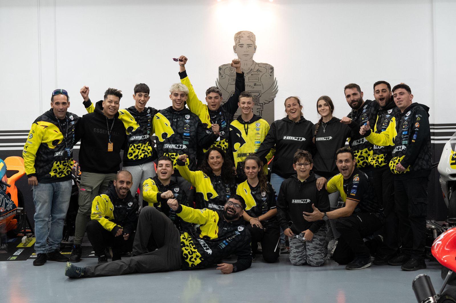 Súper Hugo Team 44.