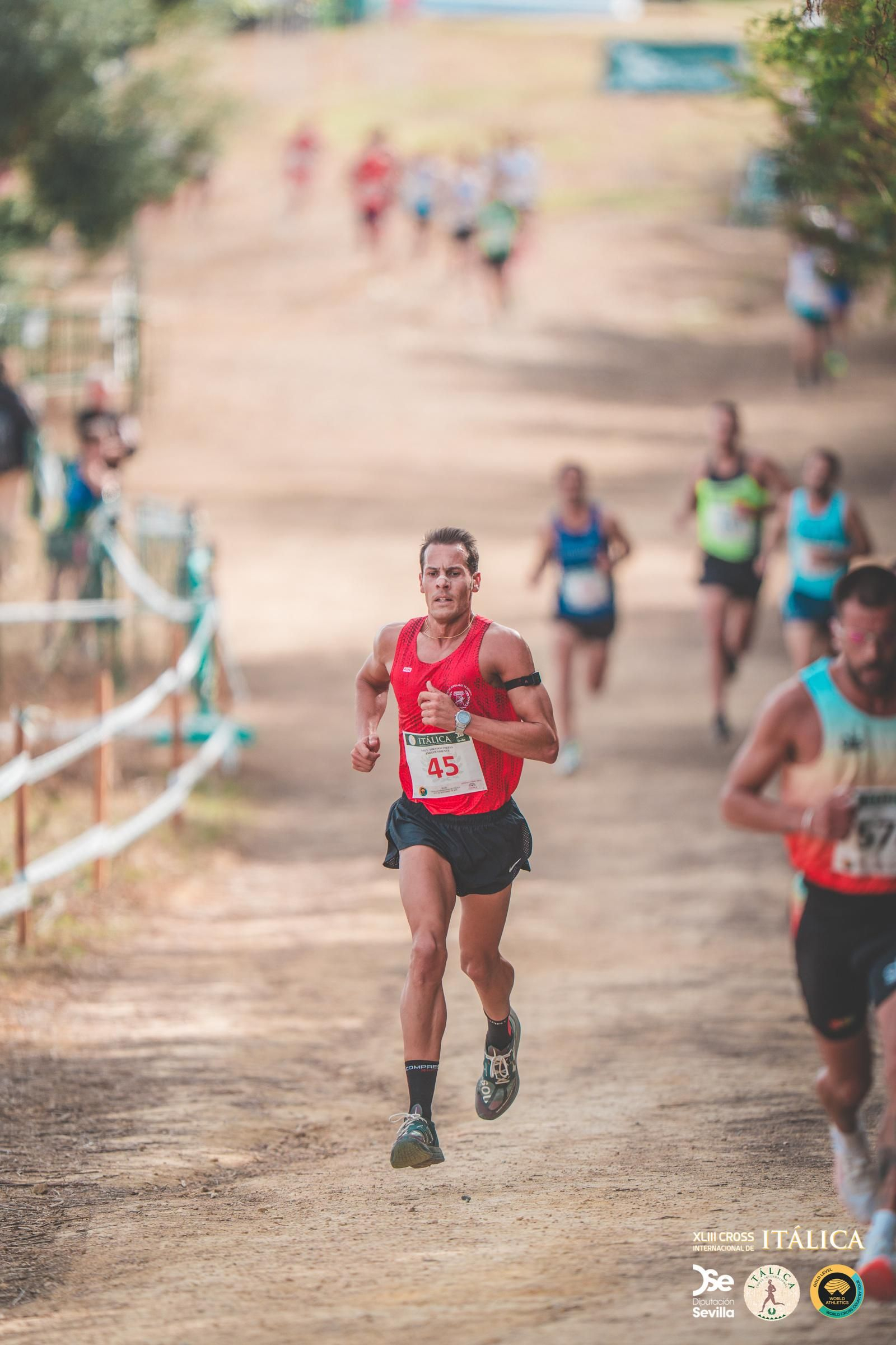 Búscate en las fotos del Cross de Itálica 2025 | 2