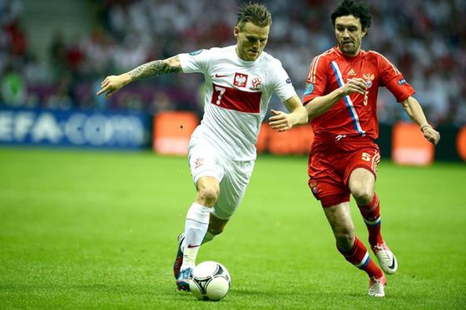 Polonia y Rusia empatan 1-1 en un partido loco en el que cualquiera pudo ganar.

Foto: EFE