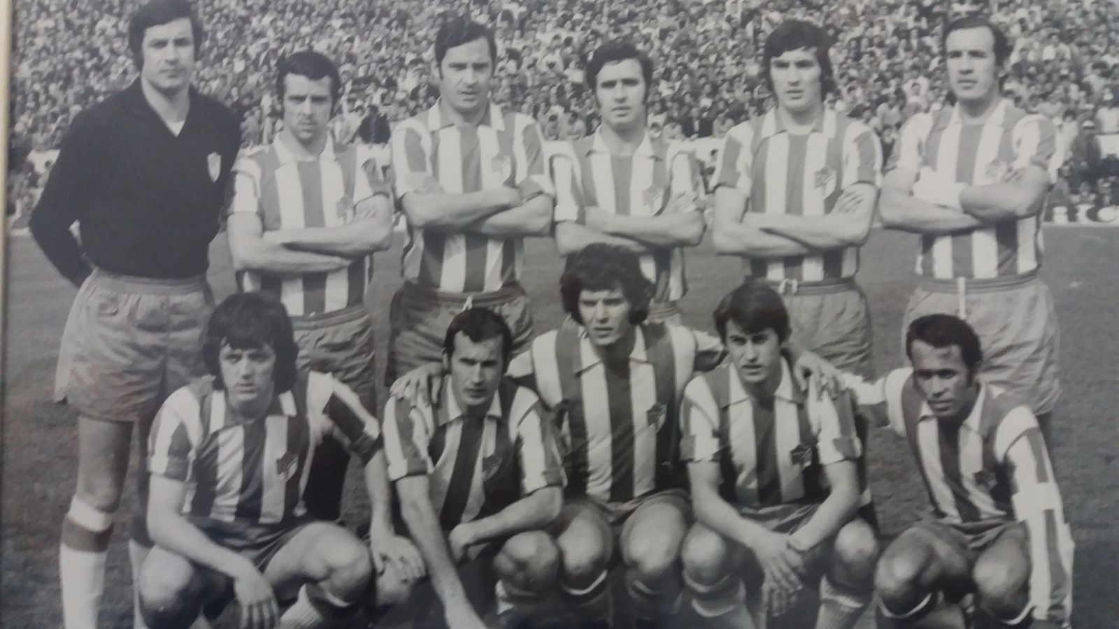 Con el Granada. Manolín, el segundo por la derecha.