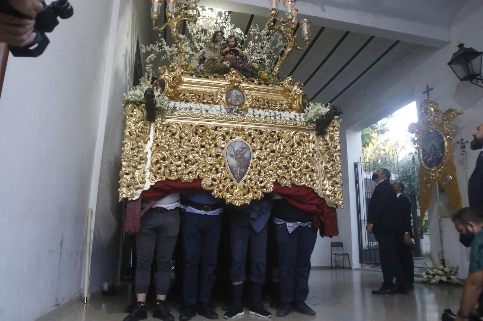 La procesión de la Divina Pastora de Capuchinos de Córdoba, en imágenes