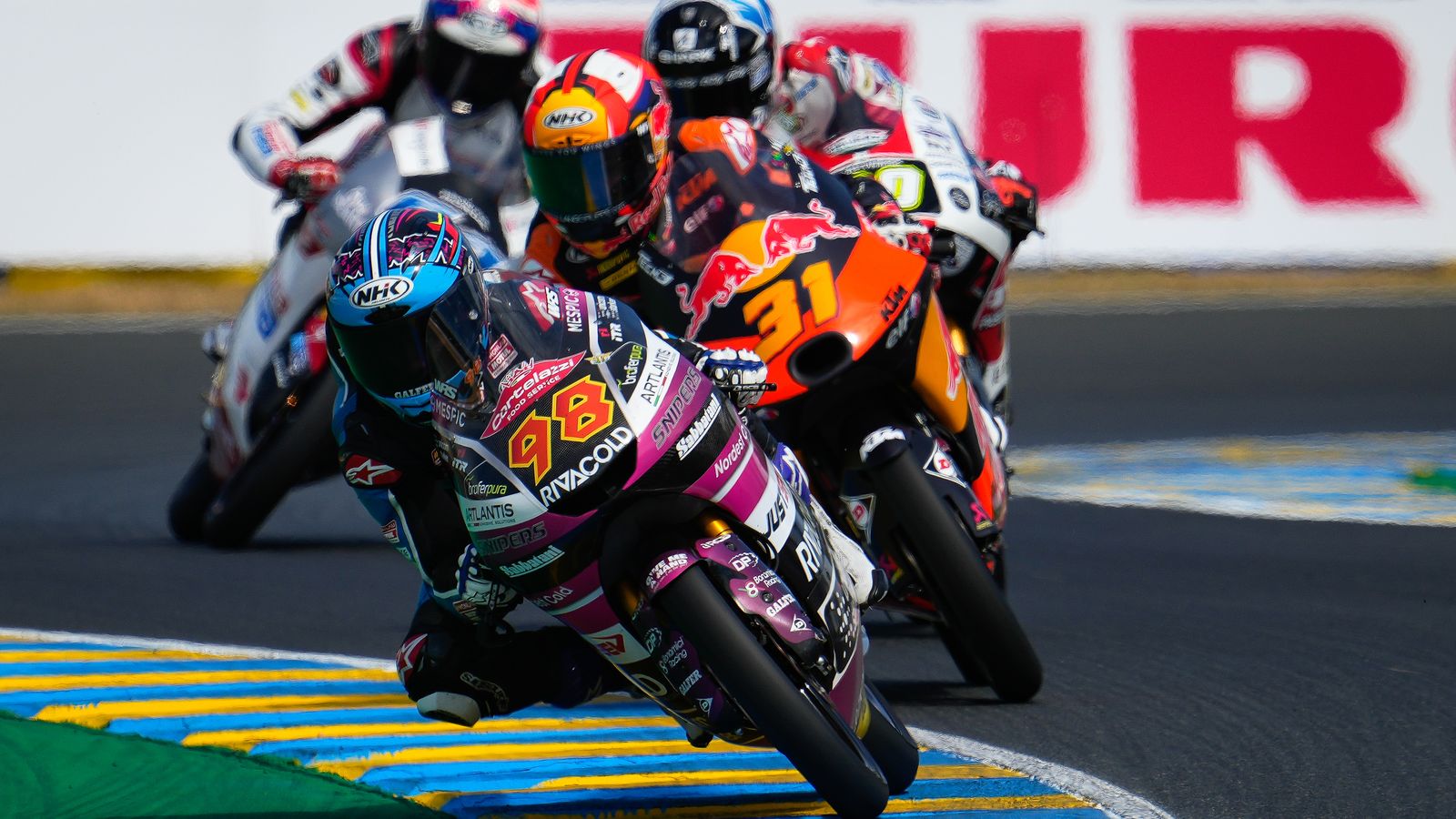 El sevillano, por delante de Adrián Fernández en Le Mans.