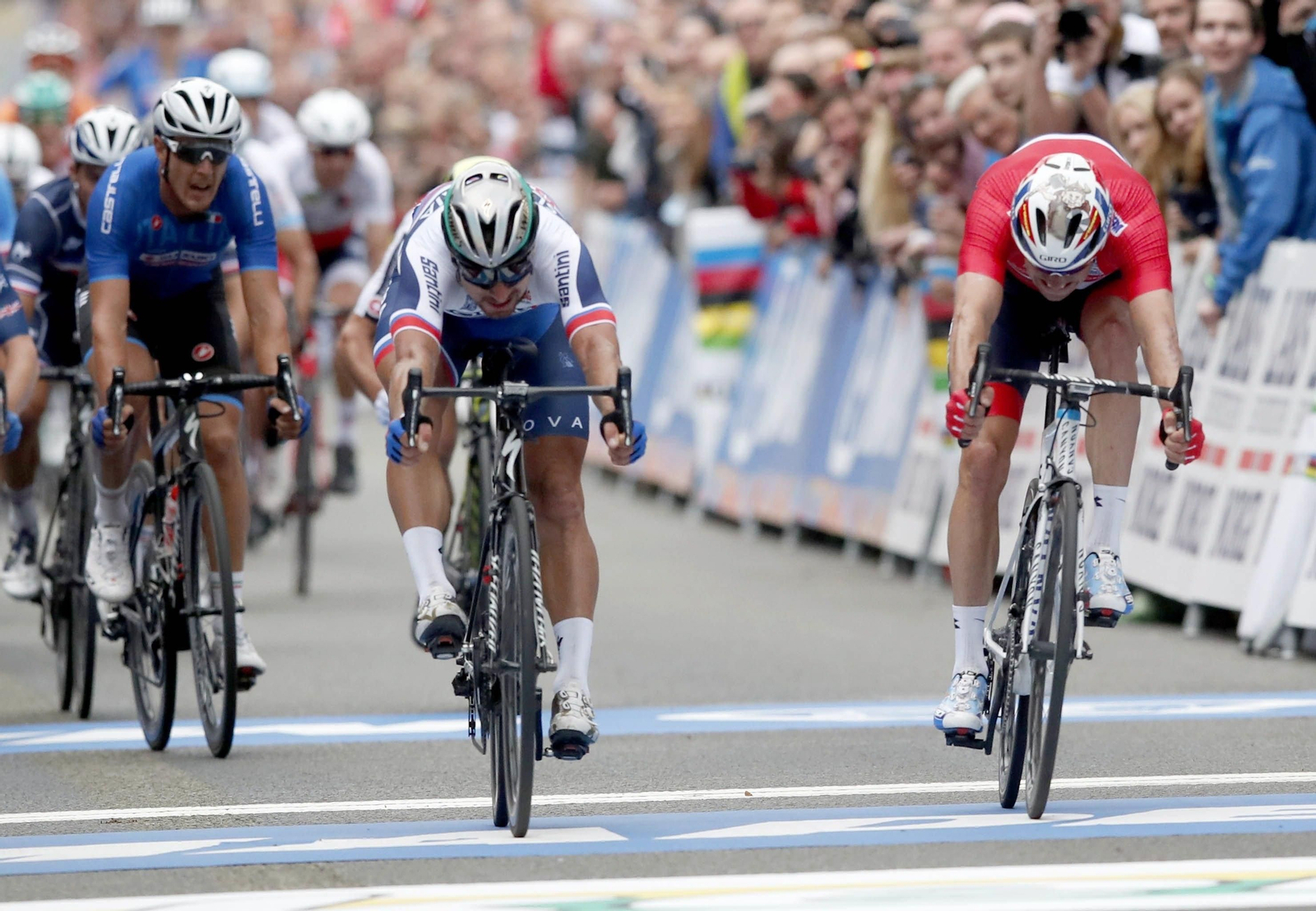 El eslovaco Sagan se impone en el sprint de Bergen al noruego Kristoff.