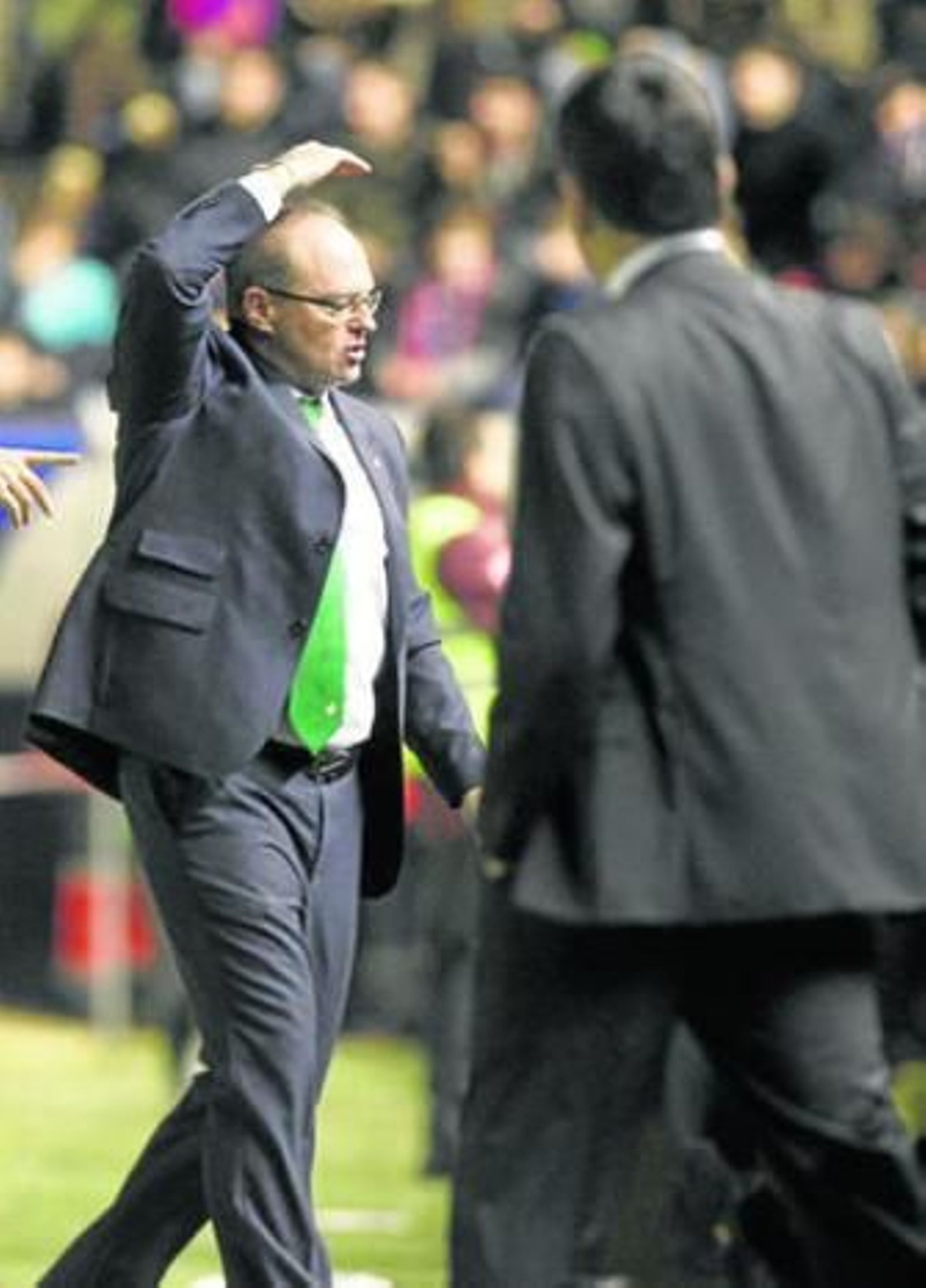 Pepe Mel realiza un gesto de desesperación durante el encuentro.