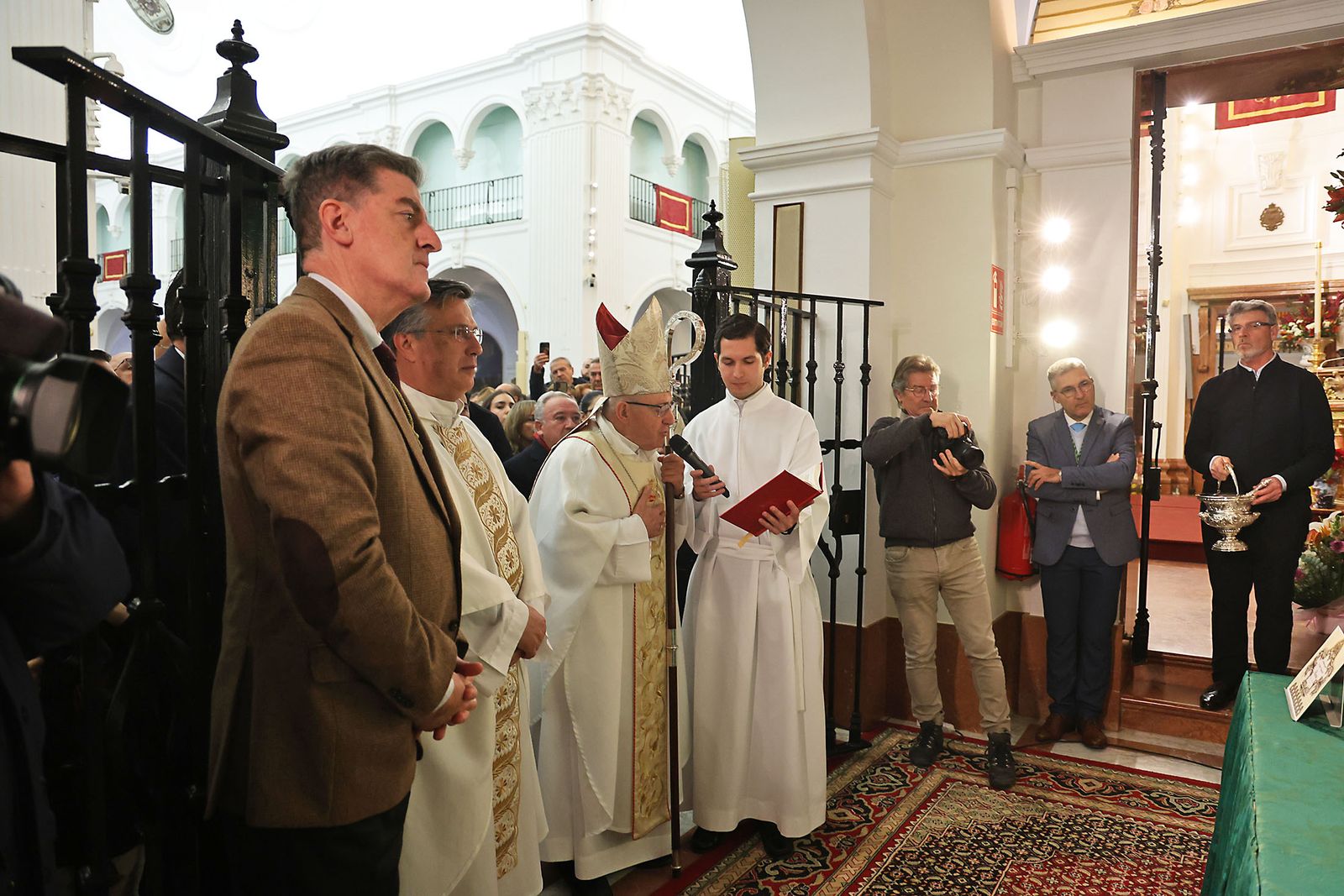 Sabatina y Bendición de nuevos atributos para la Virgen del Rocío