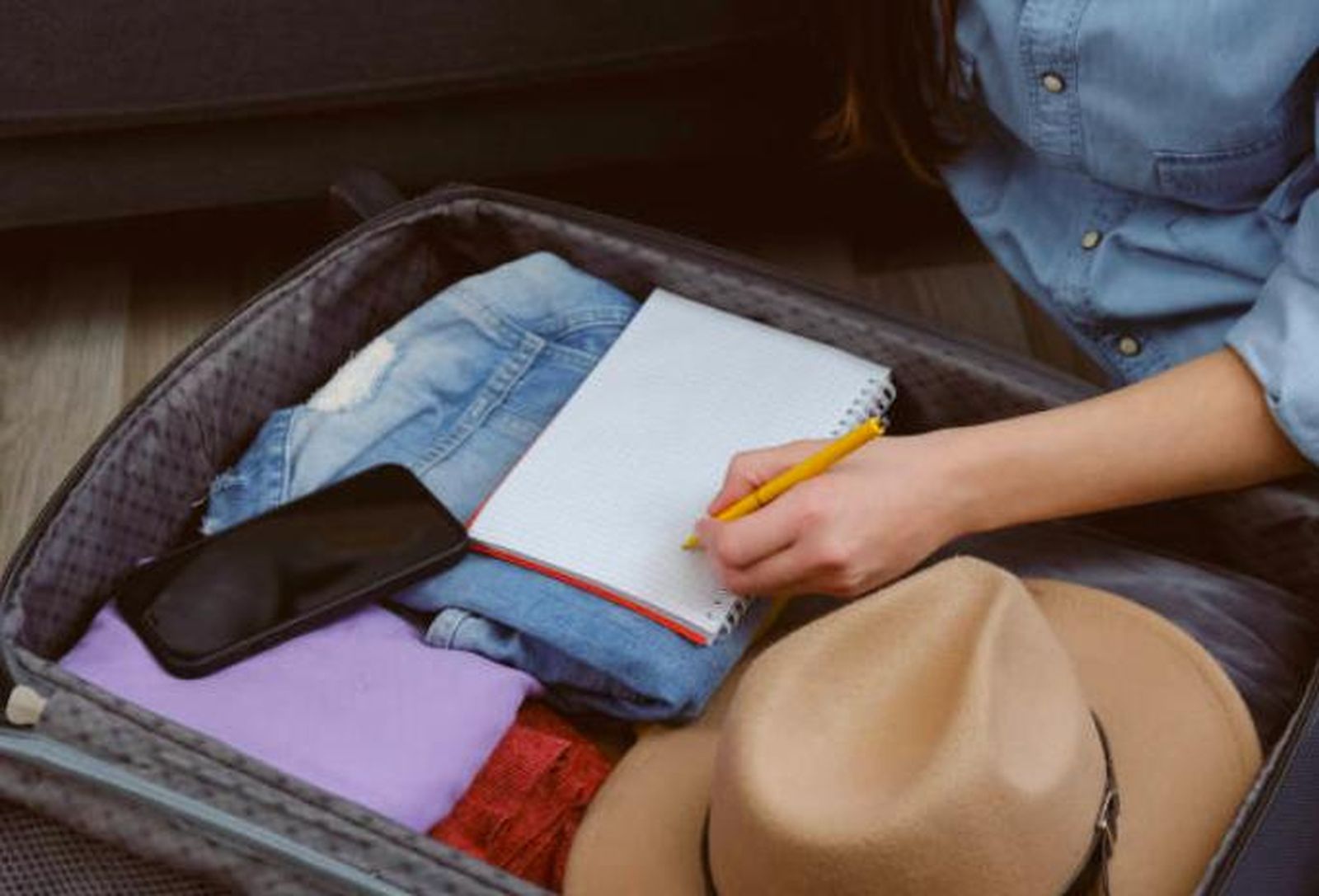 Trucos definitivos para hacer la maleta ocupando poco espacio