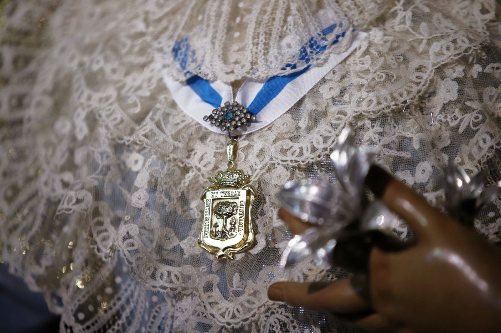 Imágenes del besamanos a María Santísima de la Amargura