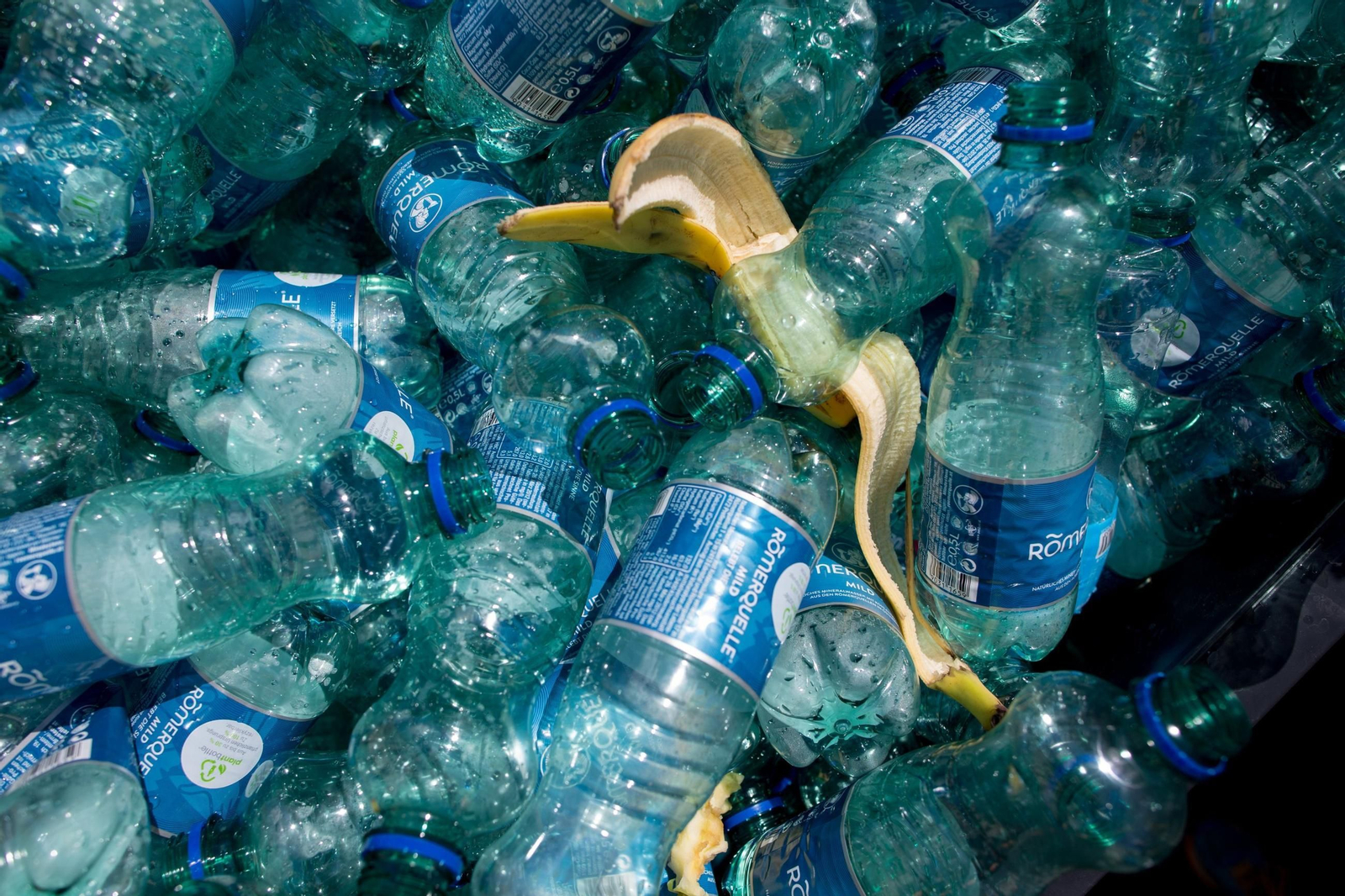 Botellas de plástico para reciclar.