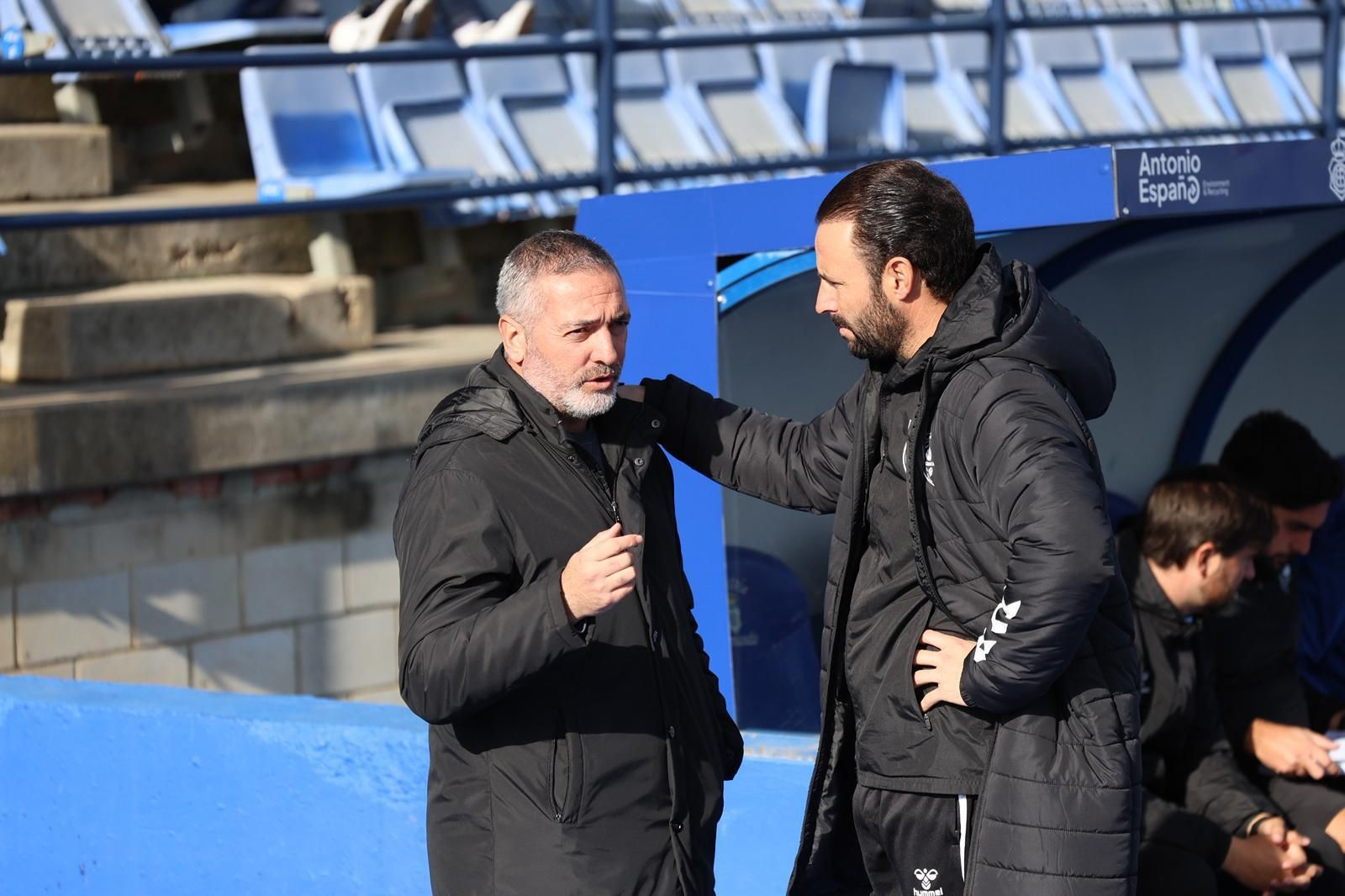Arzu conversa con Lolo Rosano.