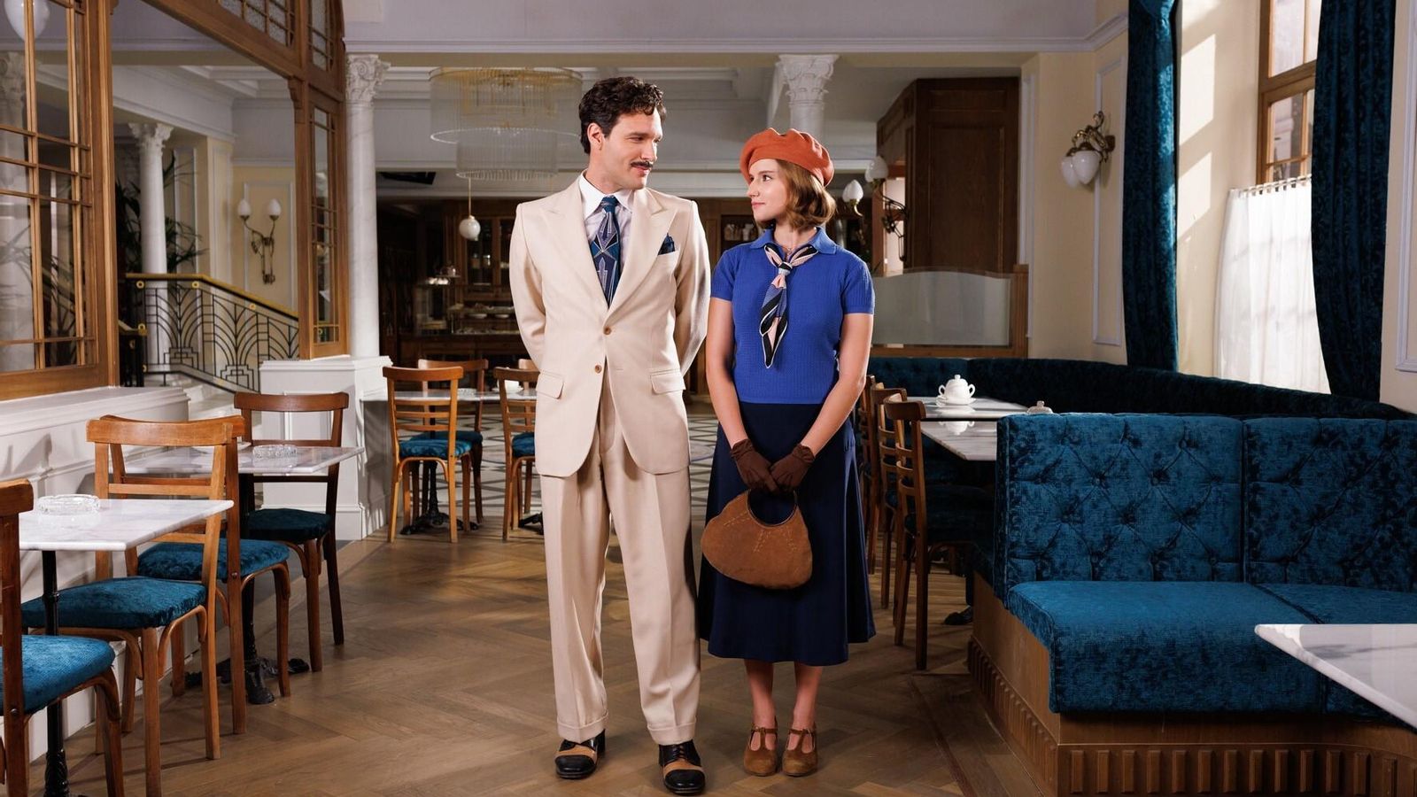 Armando San Miguel y Helena Ezquerro, actores protagonistas de 'La Moderna'