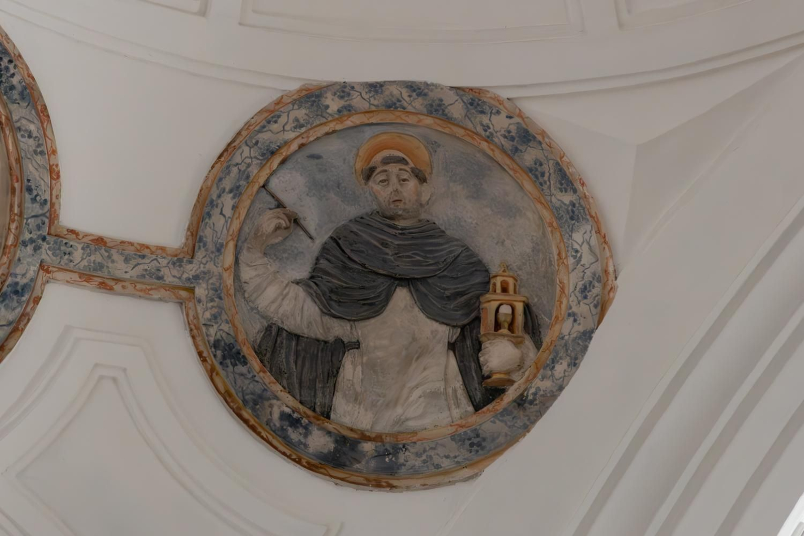 El interior de la iglesia de Santo Domingo de Jaén, al detalle.