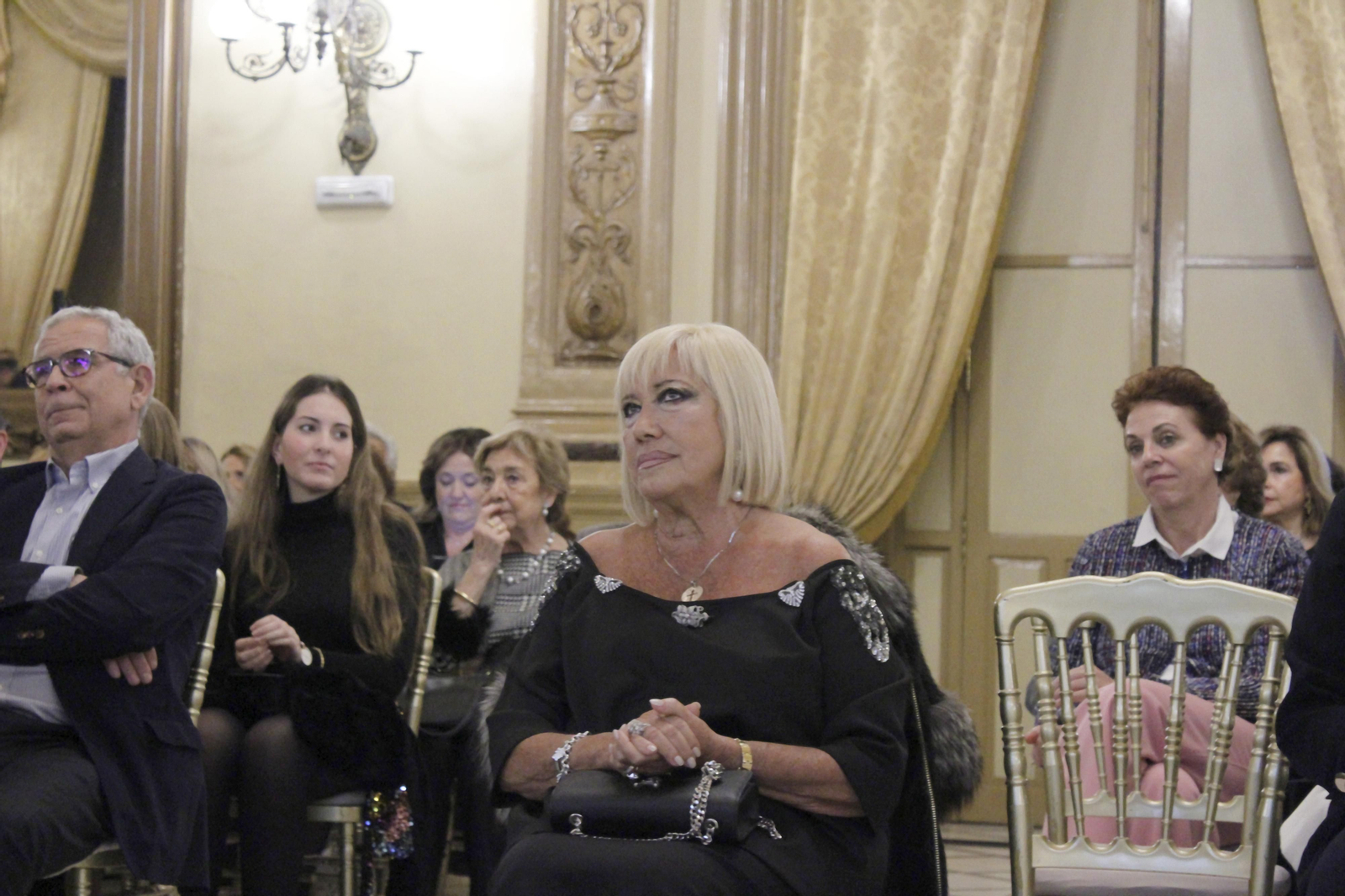 Fotografías del homenaje a María Luisa Cobos por la AECC