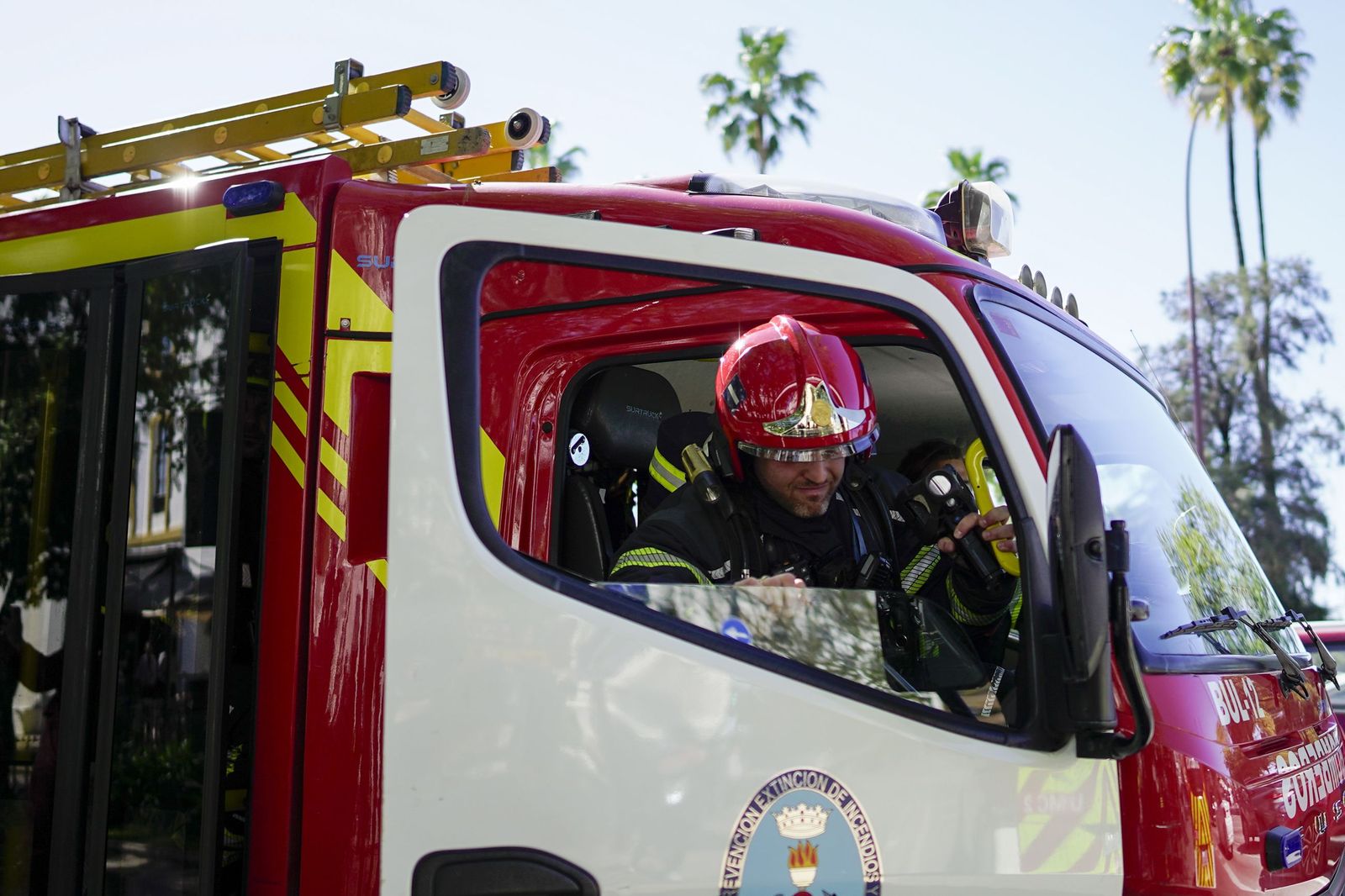 El simulacro de incendio organizado por el Servicio de Extinción de Incendios de los Bomberos, en imágenes