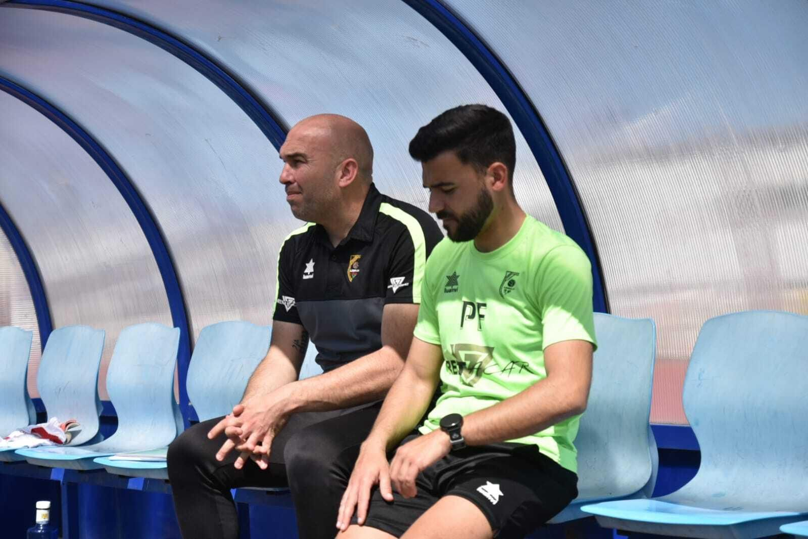 Diego Galiano, en el banquillo del Antoniano.