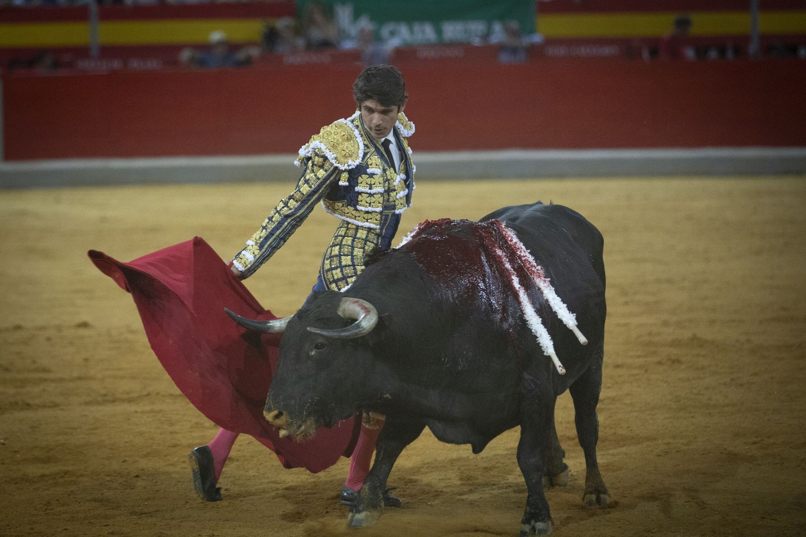El Fandi y Ponce triunfan en la primera corrida del Corpus