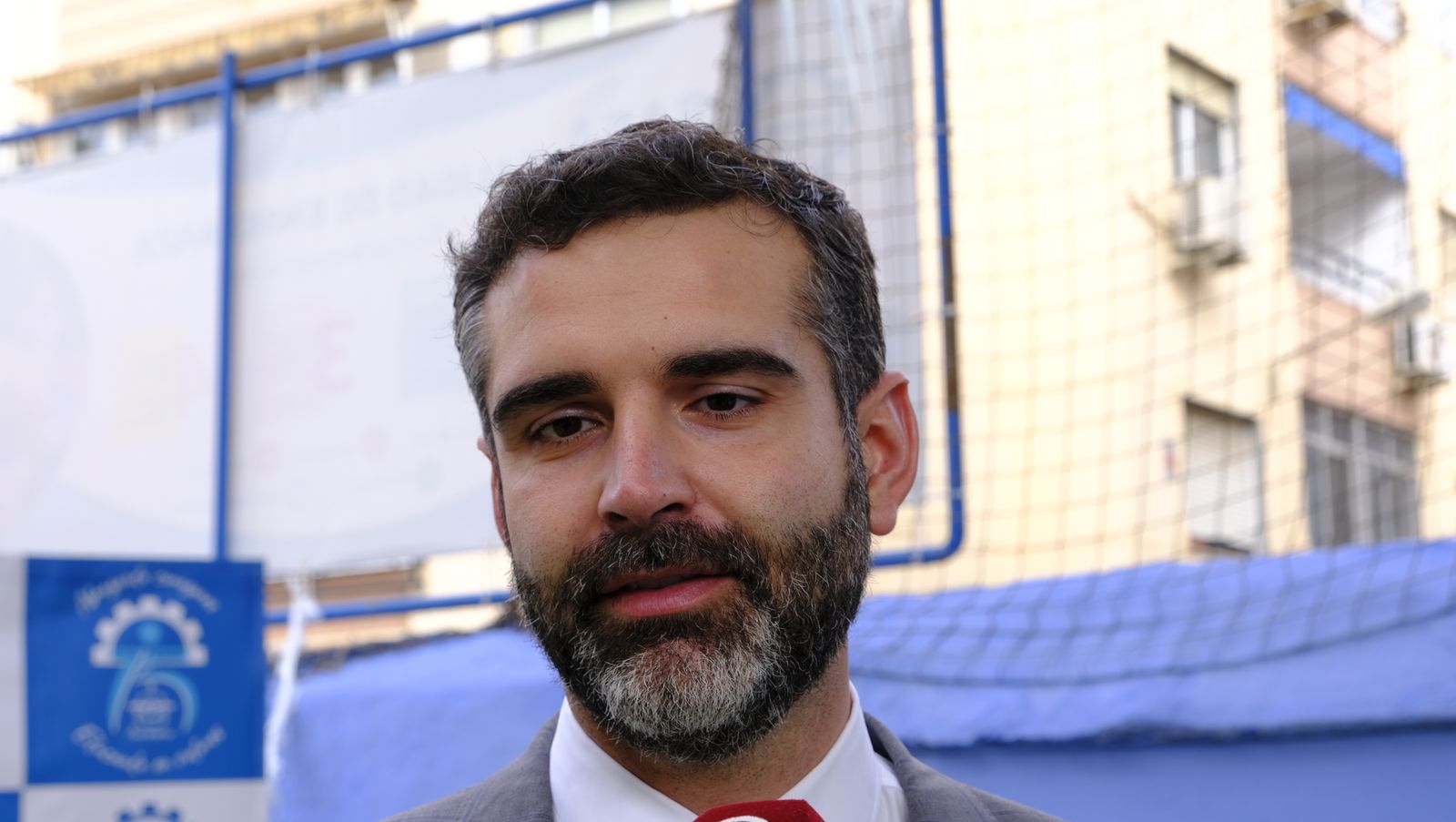 Imágenes de la visita del Alcalde de Almería al Colegio La Safa, por su 75 aniversario.