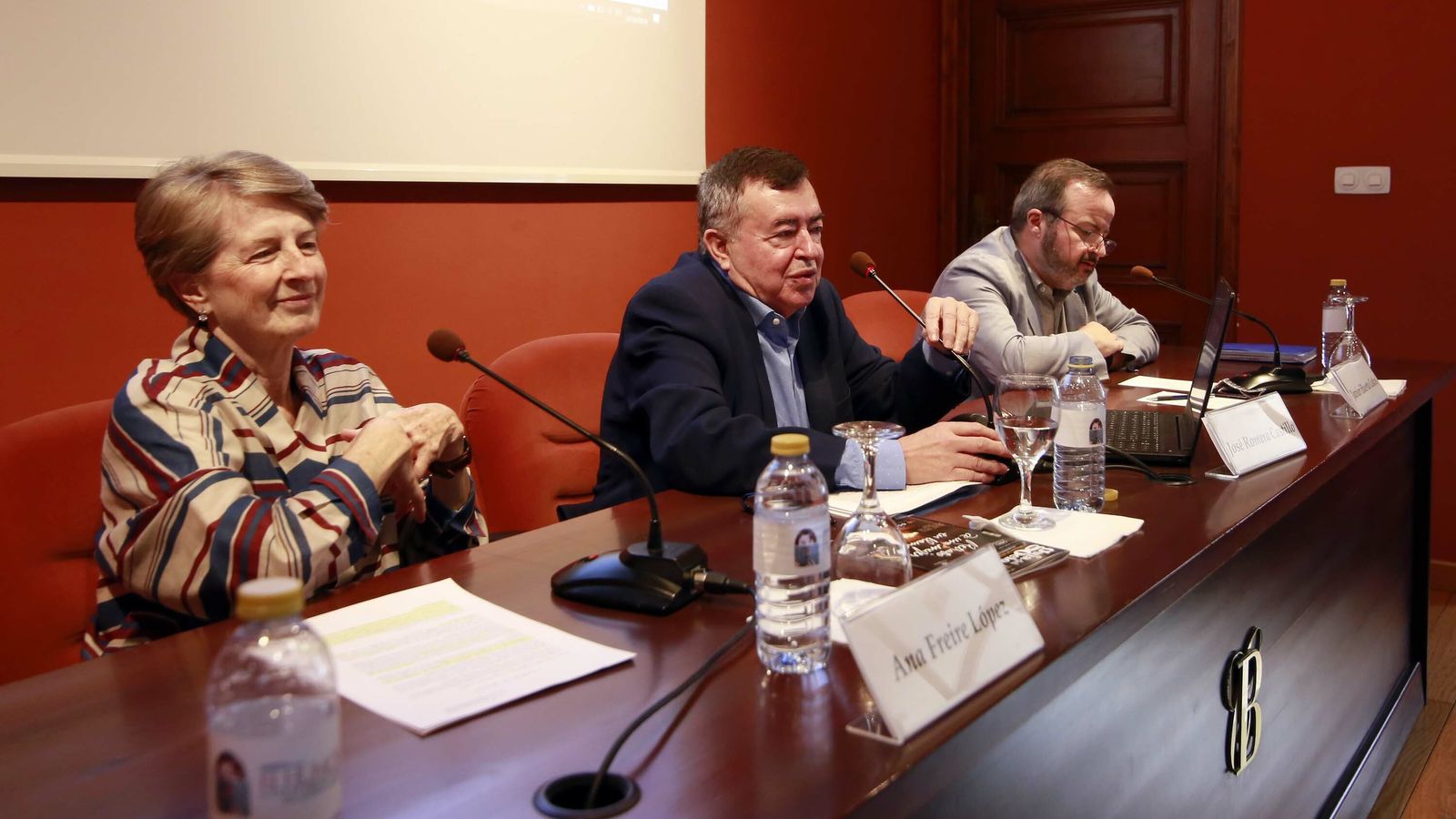 Imagen del debate de la mañana.