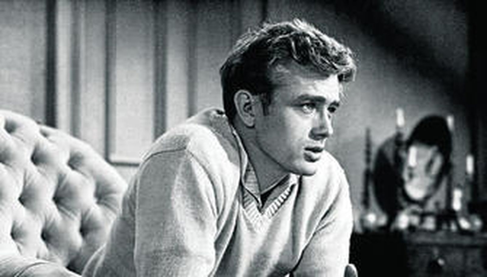 James Dean interpreta a Cal Trask en 'Al este del Edén', de Elia Kazan, uno de sus tres papeles protagonistas.