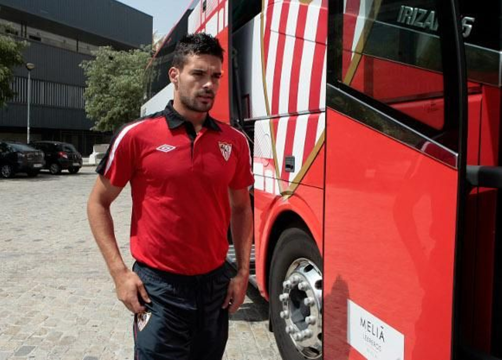 Botía se une a la plantilla con permiso del Sporting