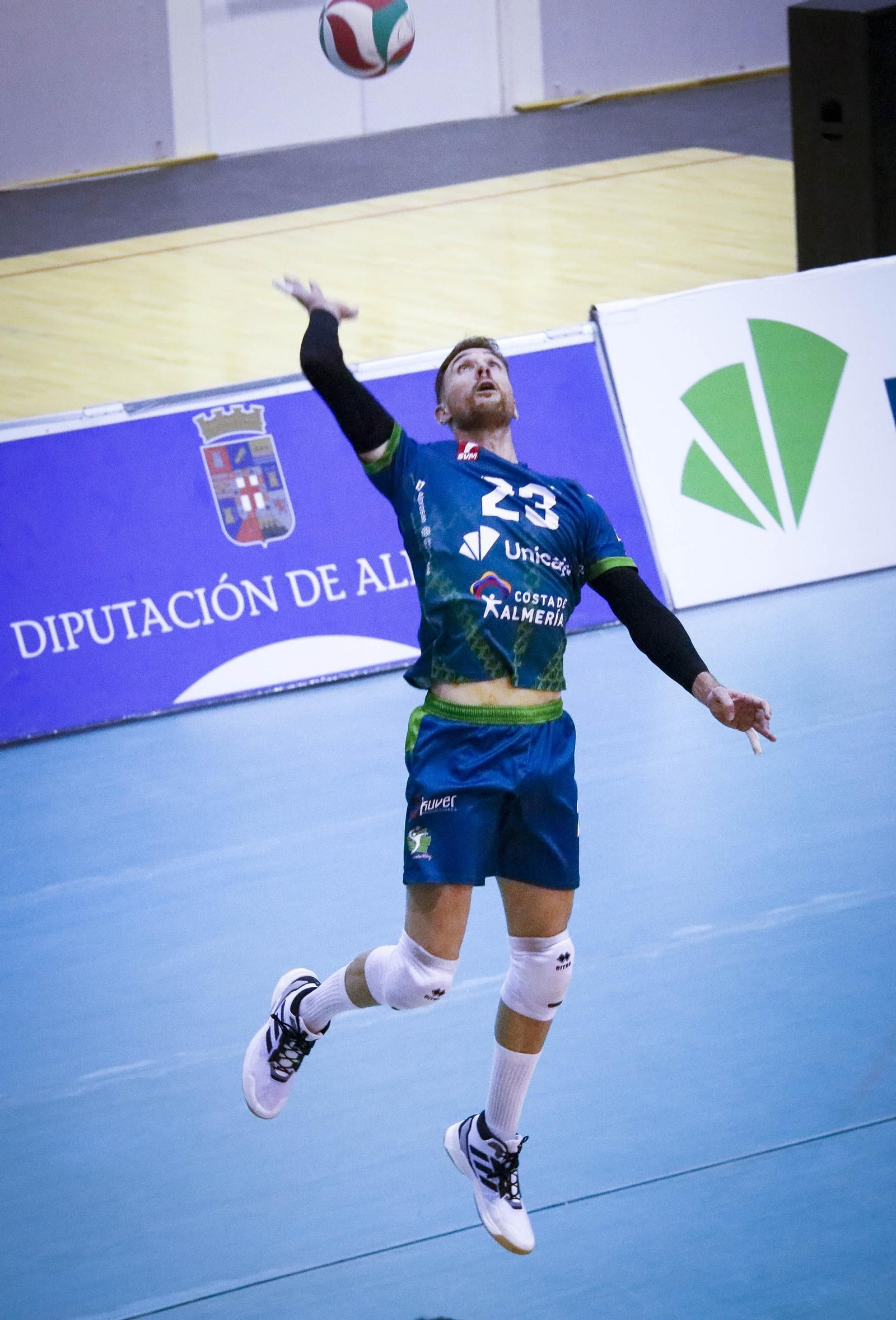 Unicaja Costa de Almería-Arenal Emeve de la Superliga, en imágenes
