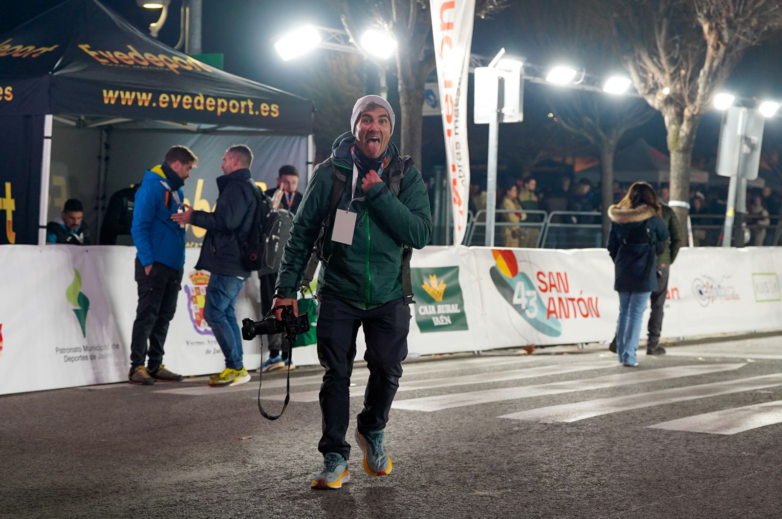 En imágenes: búscate en tu llegada a meta de la Carrera de San Antón 2026 (5)