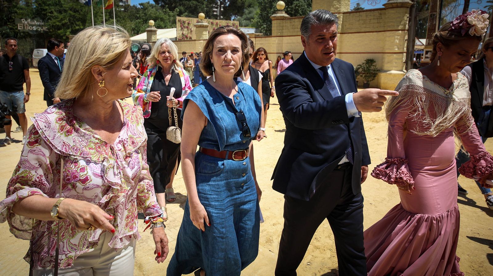 Juanma Moreno se pasea por la feria de Jerez 2023