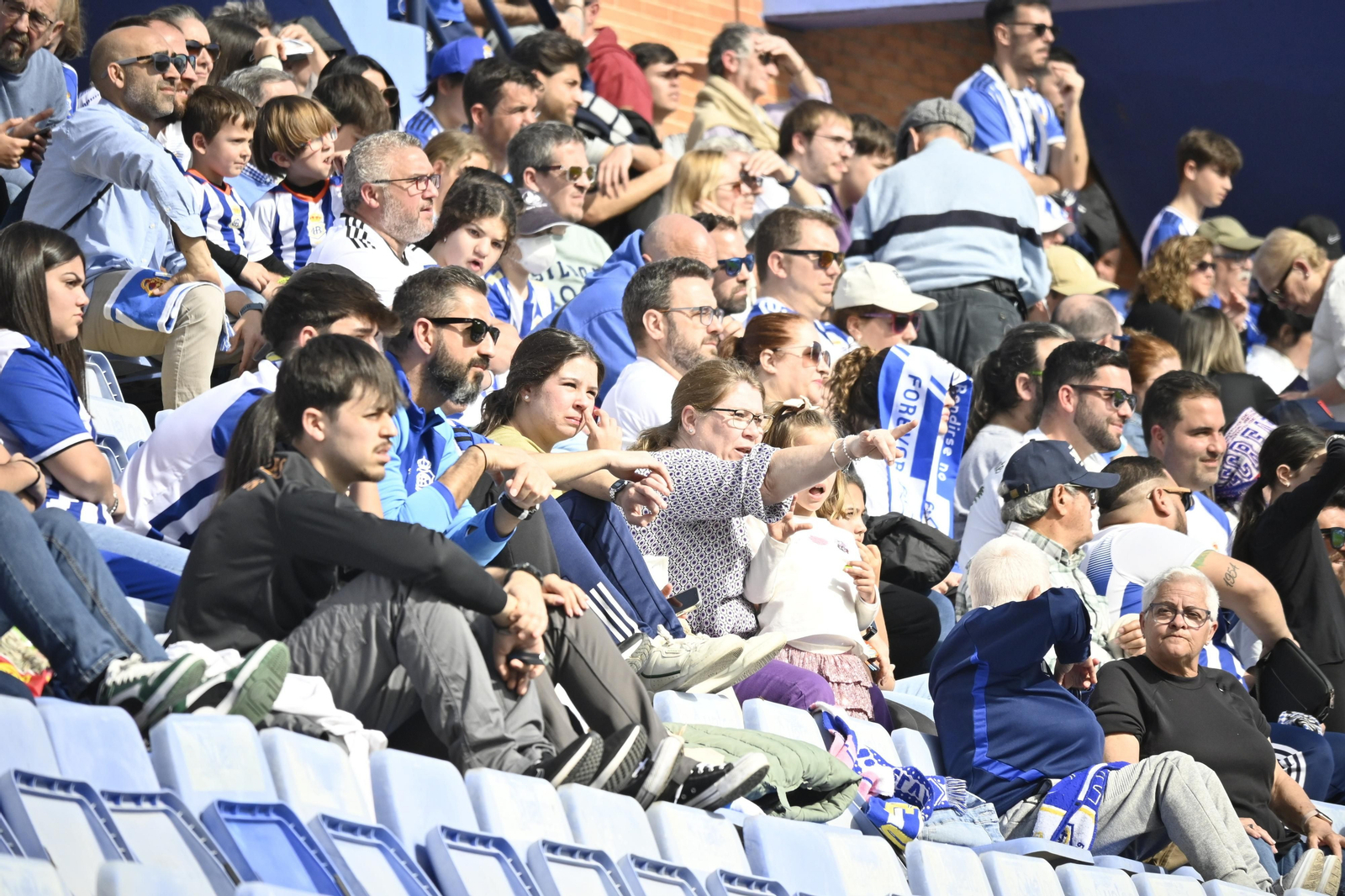 Imágenes de ambiente del partido Recre - Melilla