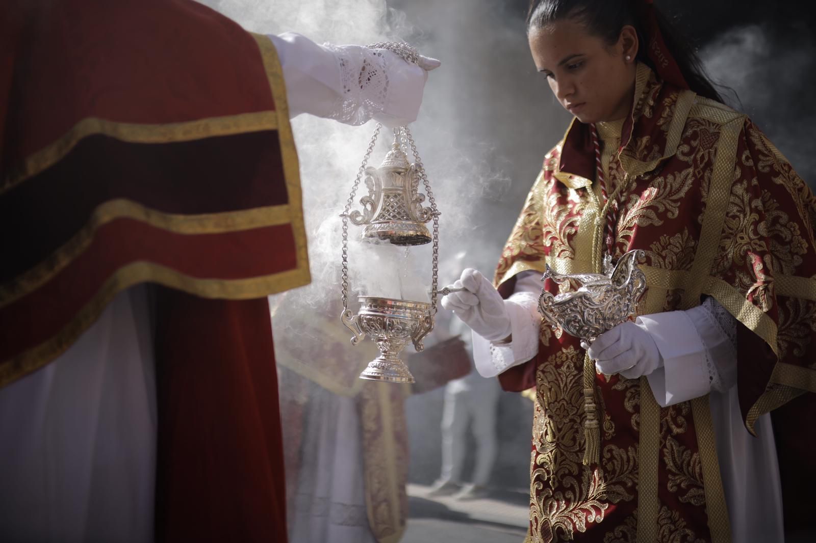 Imágenes de La Borriquita por el centro de Huelva en su salida extraordinaria