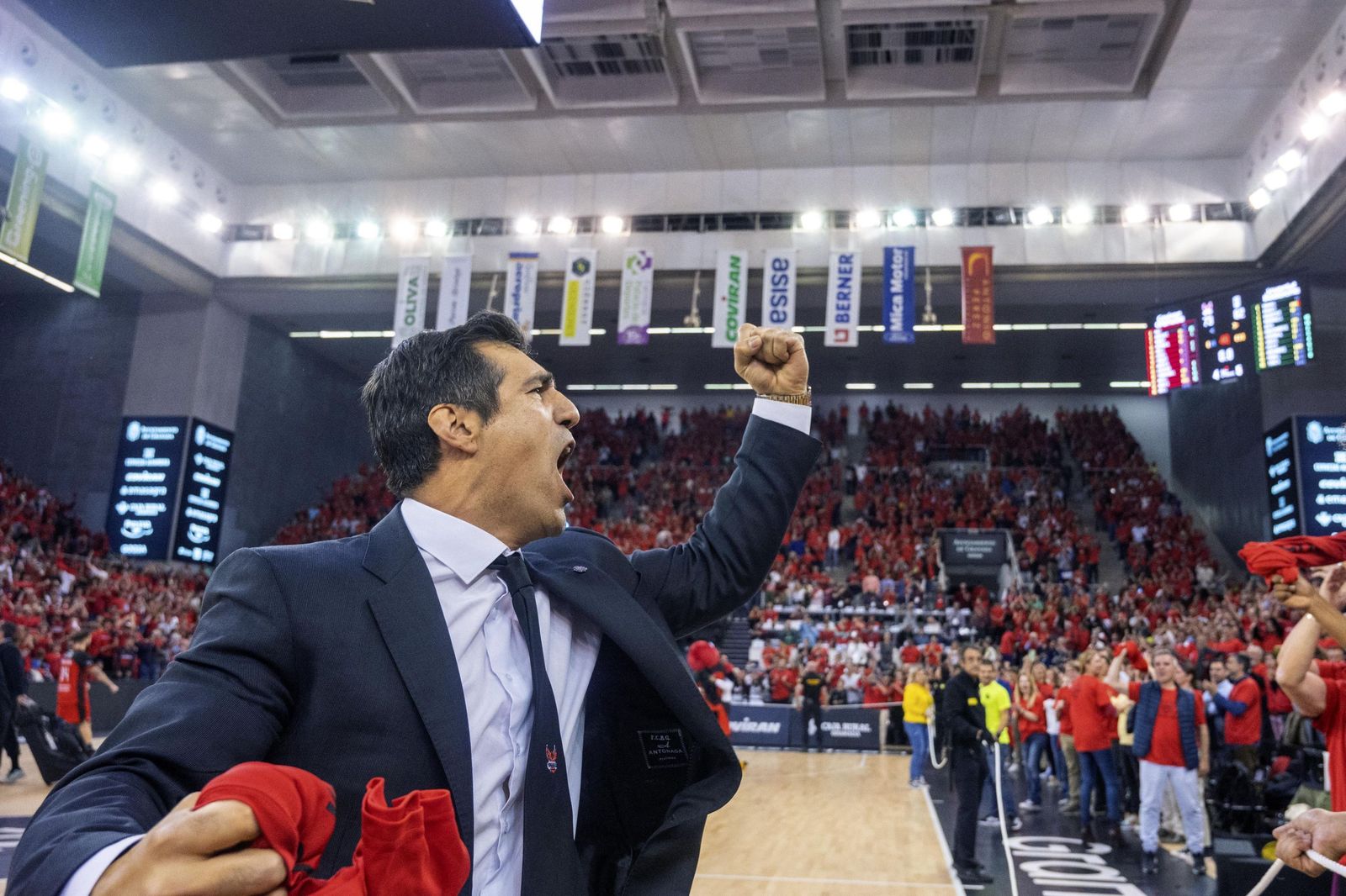 Pablo Pin celebró con rabia la permanencia del Covirán Granada.