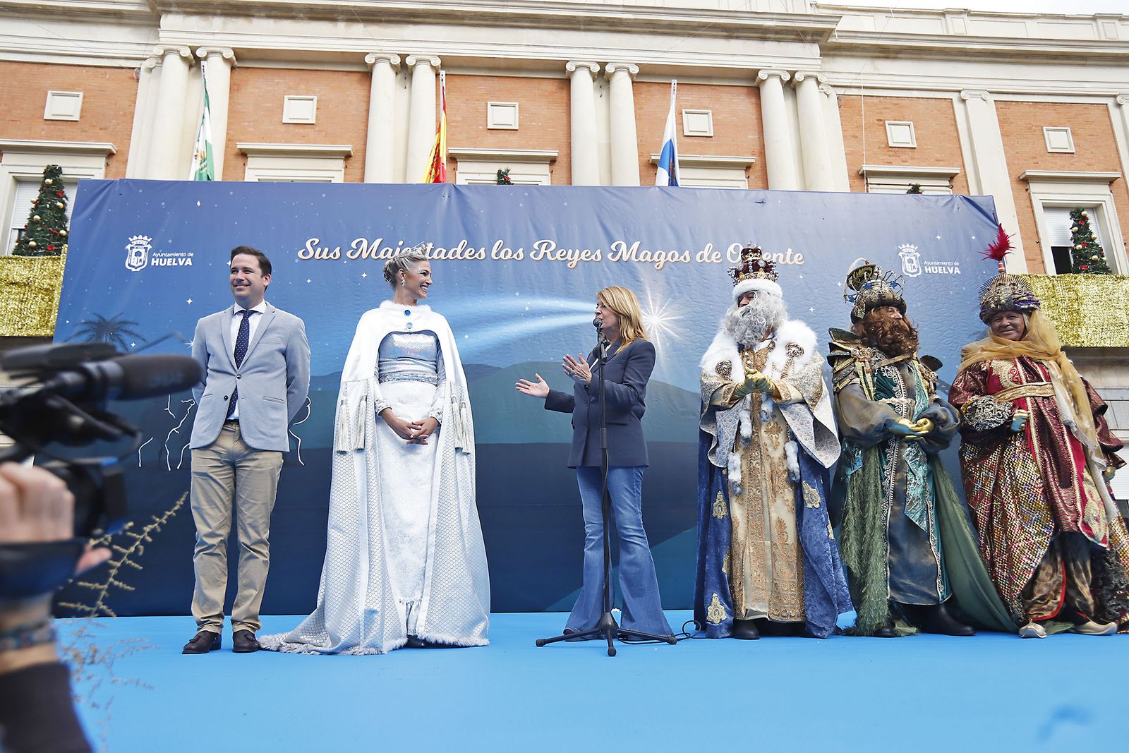 Imágenes de la mágica llegada de los Reyes Magos y la Estrella de la Ilusión a Huelva en barco