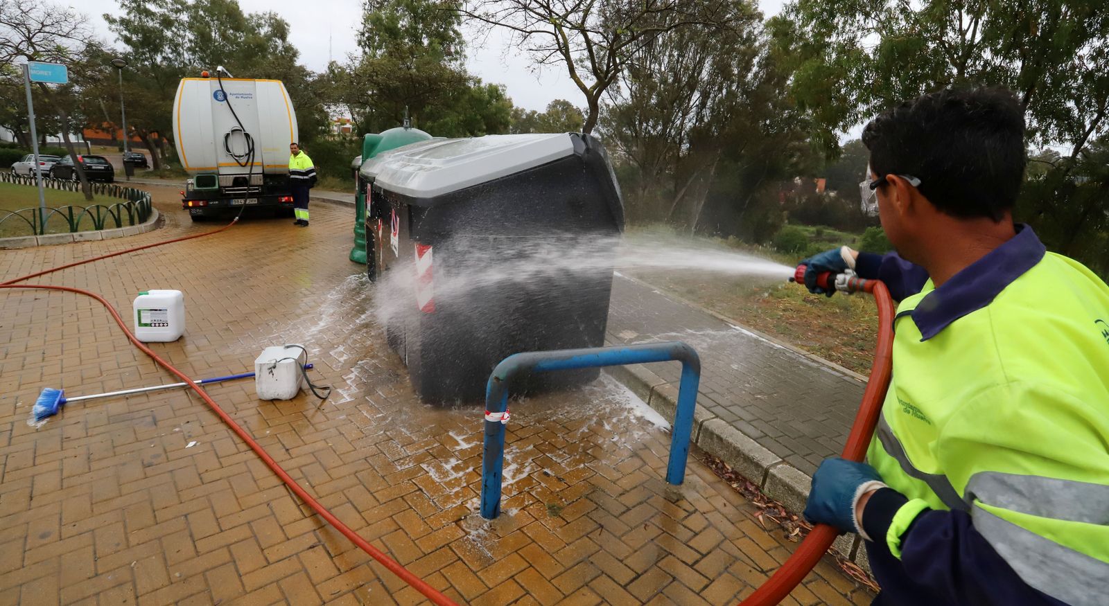 La lucha contra el coronavirus también se libra en las calles de Huelva