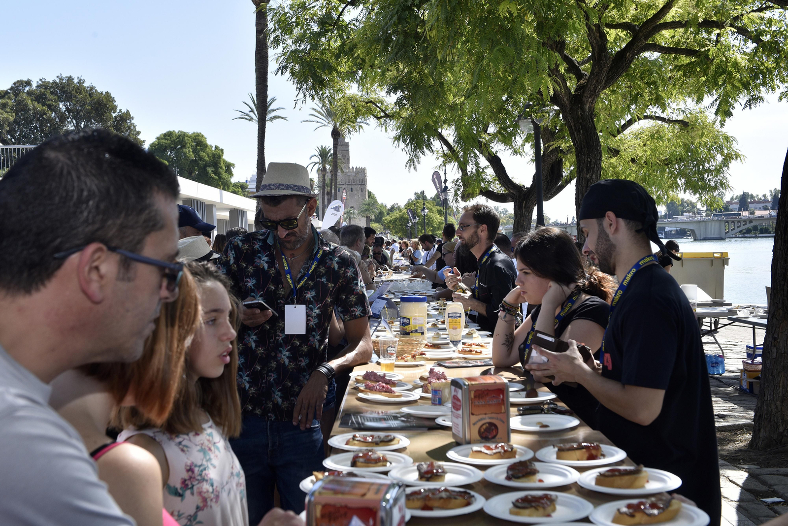 La barra de tapas más larga del mundo, en Sevilla