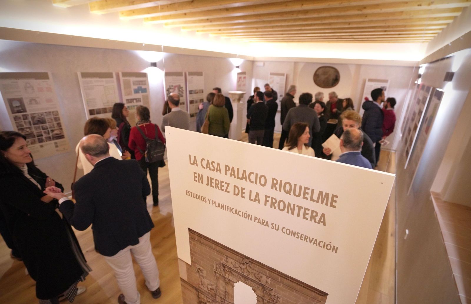Inauguración de la exposición sobre la primera fase de la rehabilitación del Palacio Riquelme.