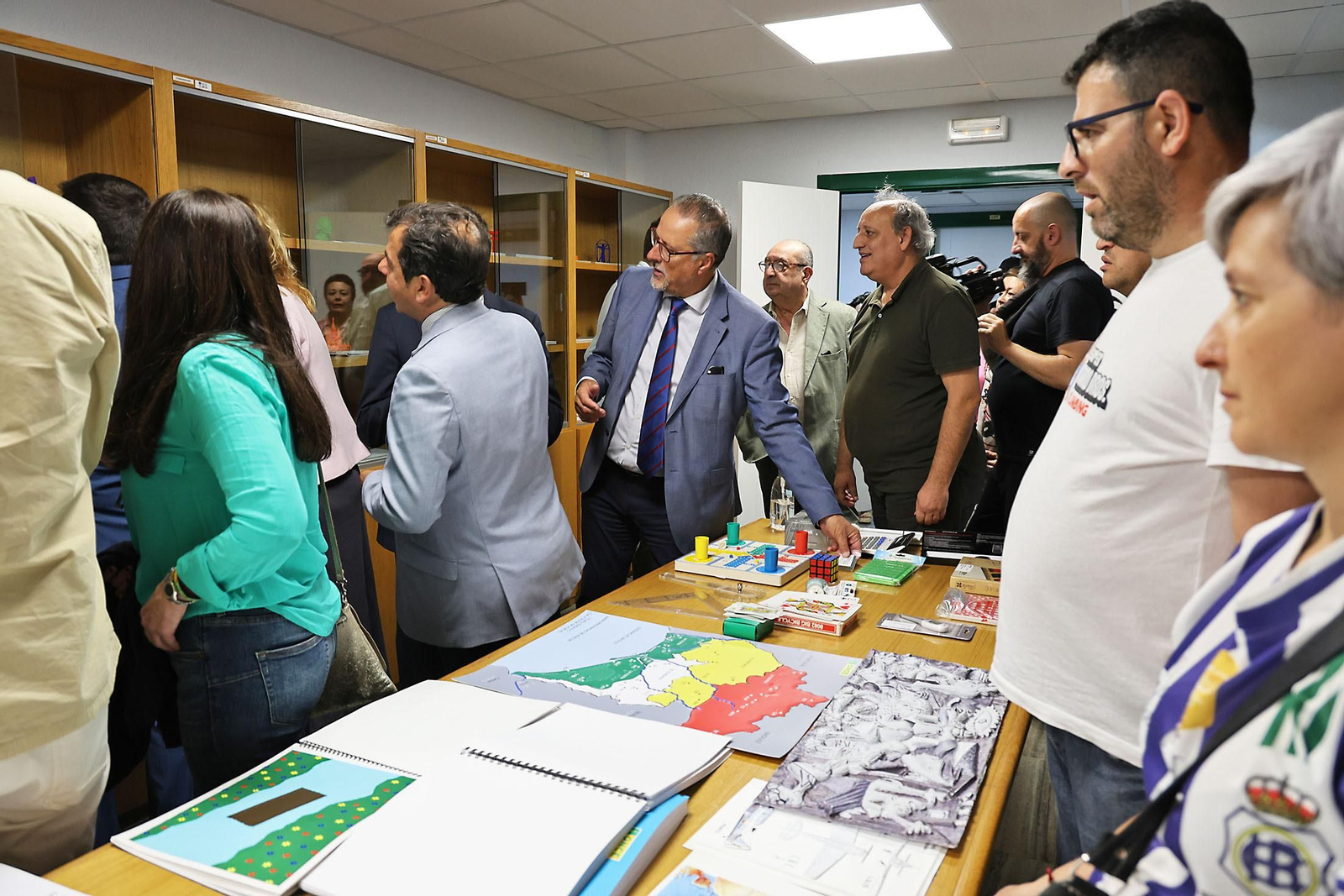 Inauguración de la Semana del Grupo Social ONCE y exposición de material educativo, braille y tiflotécnico