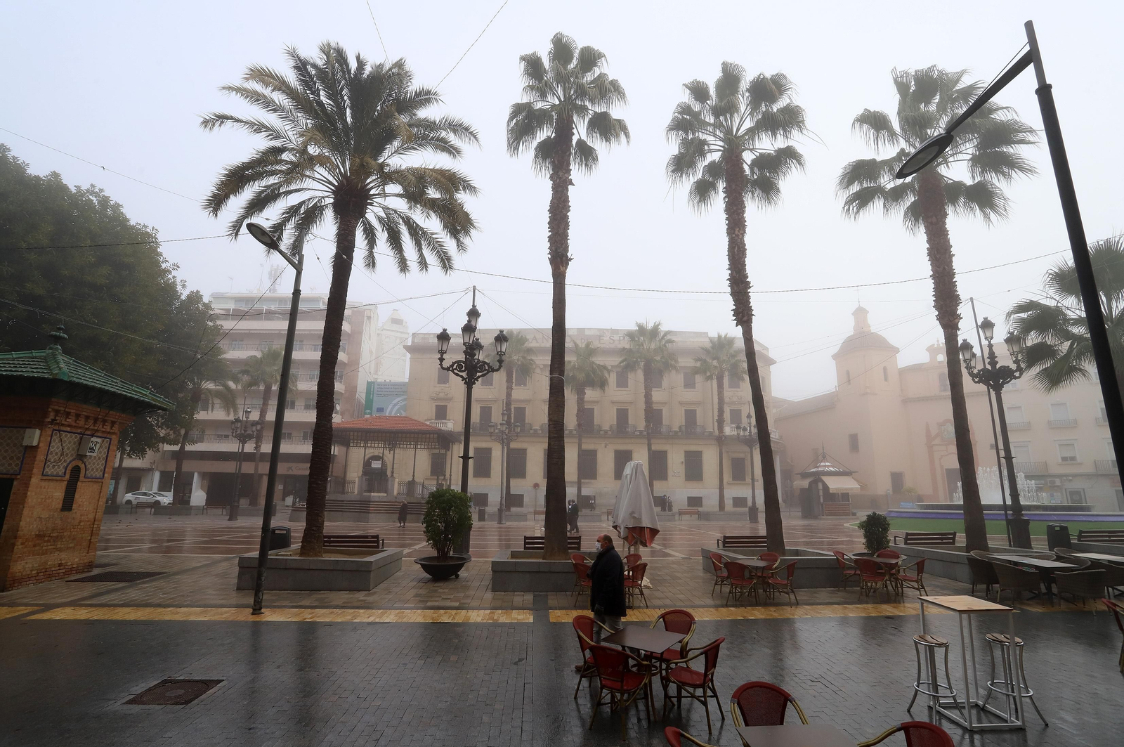 Imágenes de la mañana de niebla en Huelva
