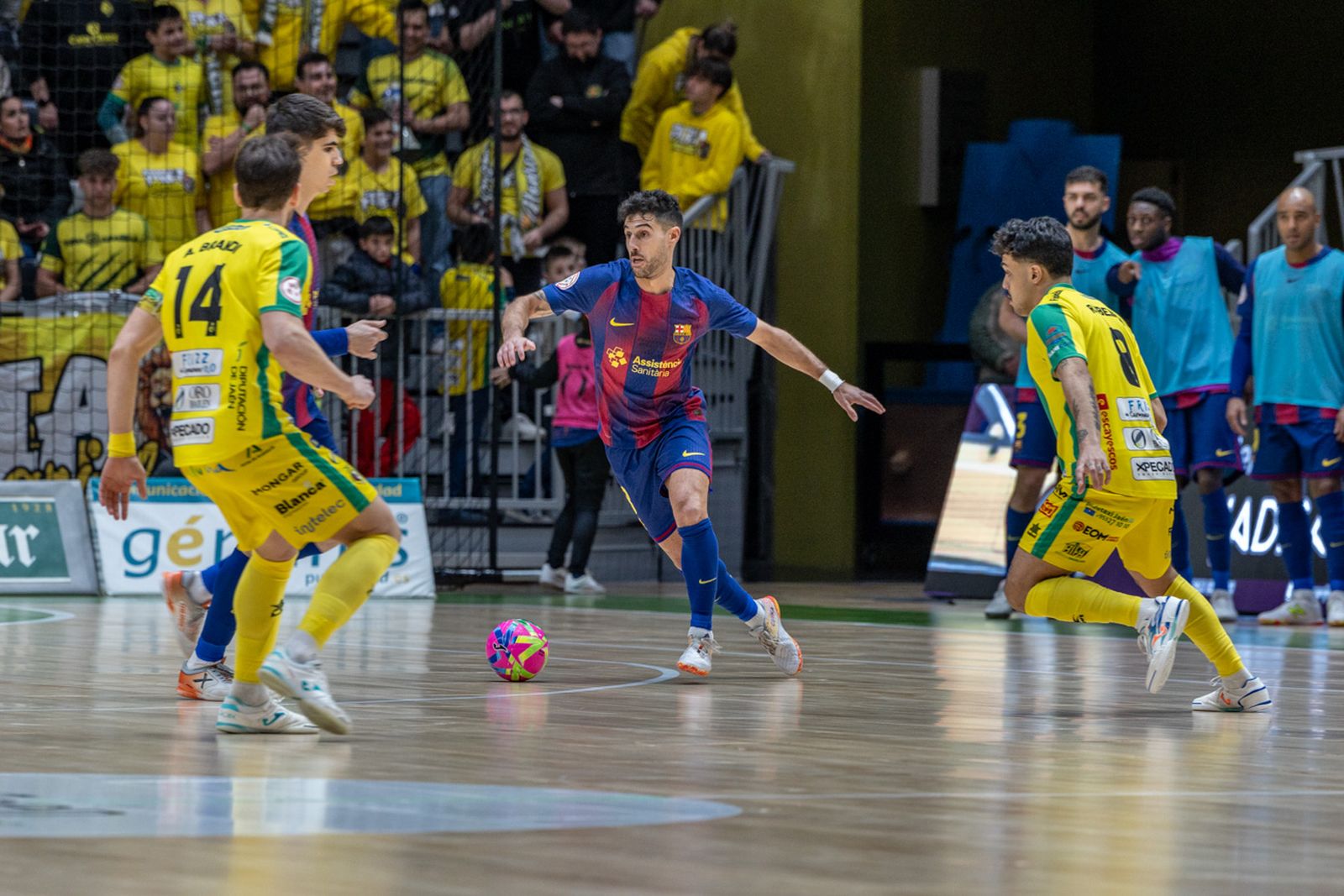 Las mejores imágenes del espectacular encuentro entre Jaén Paraíso Interior FS y Barça (3-3)