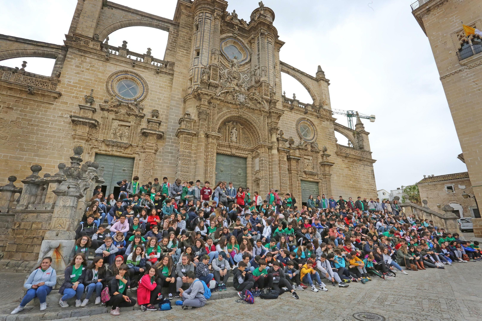 Los alumnos participantes este miércoles en la Catedral.