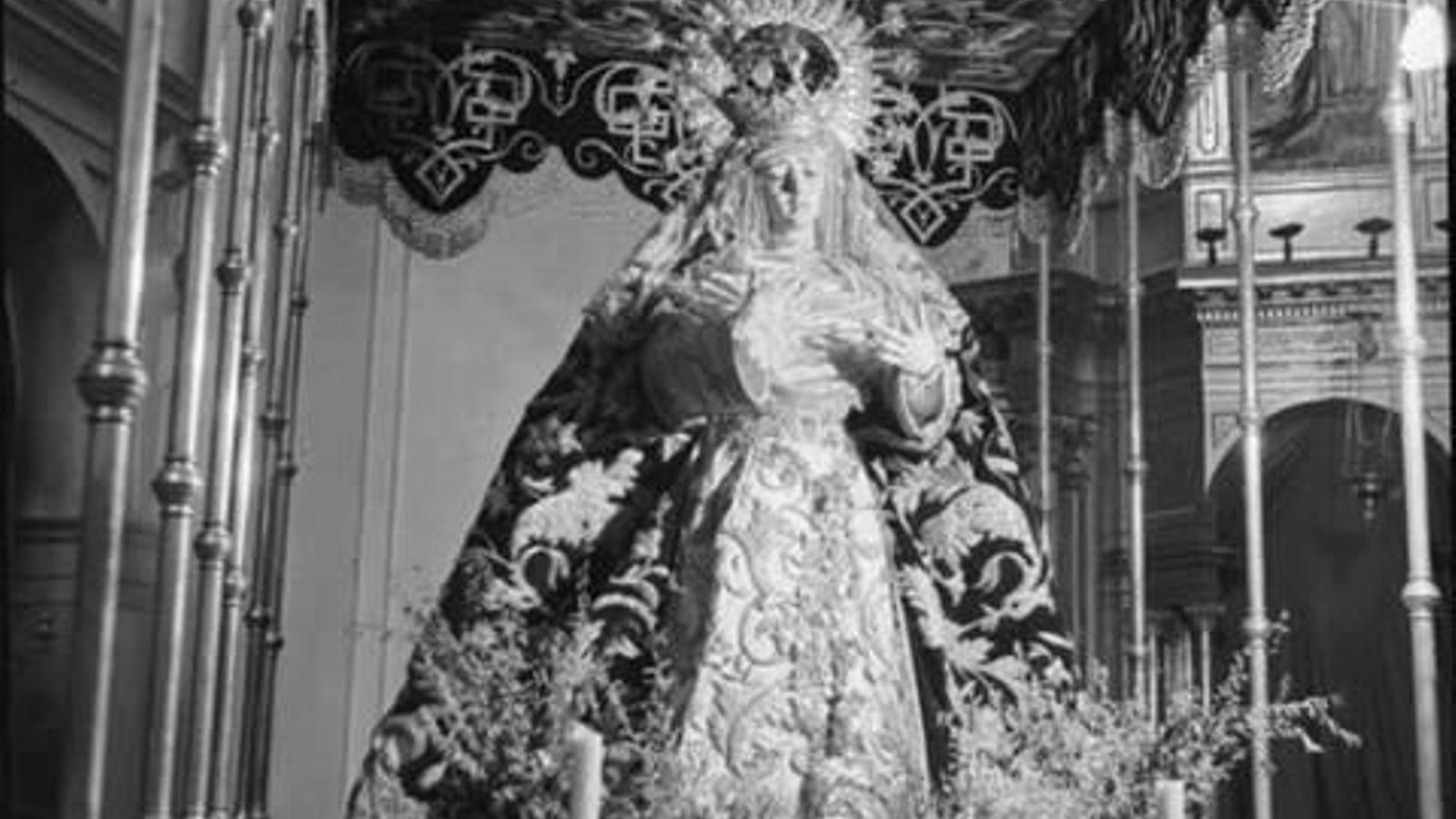 La Virgen de la Estrella en el interior de San Jacinto en 1936