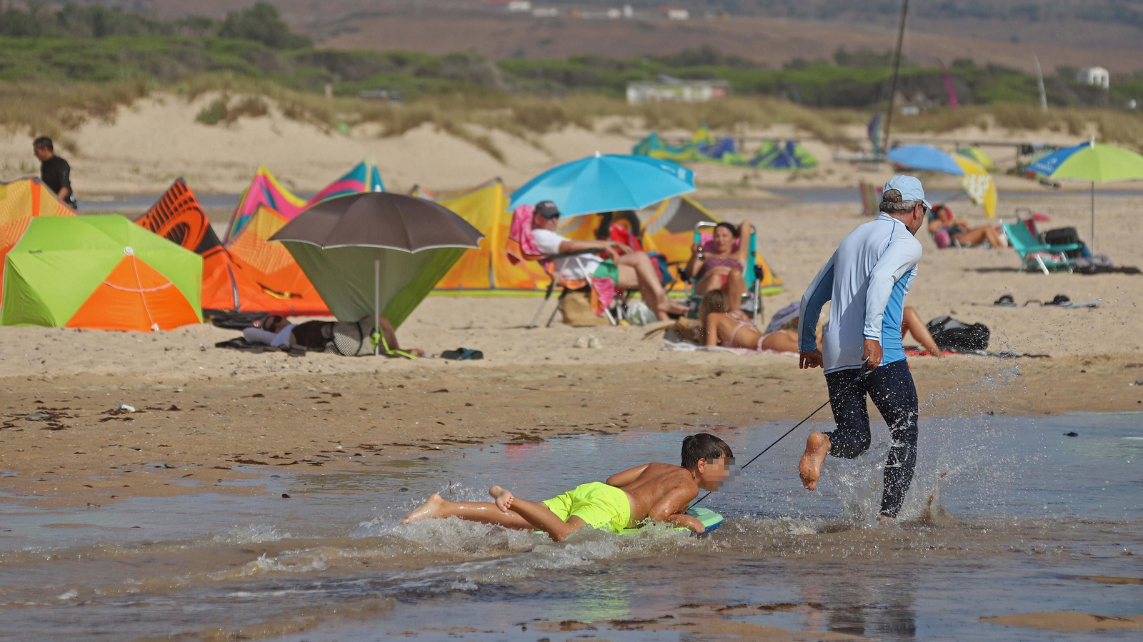 El calor llenas la playas el primer fin de semana de agosto