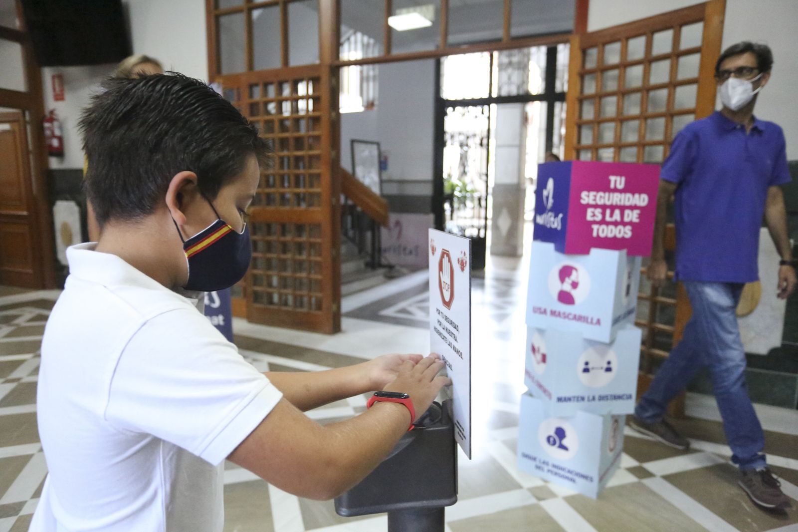 Vuelta al cole en Málaga: Fotos de un día de nervios y mascarillas