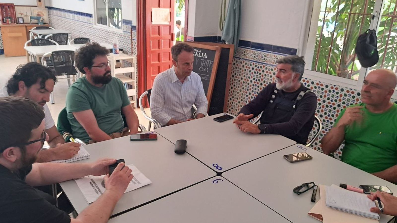 Urbán y candidatos de Adelante Andalucía se reúne con representantes de la CTM